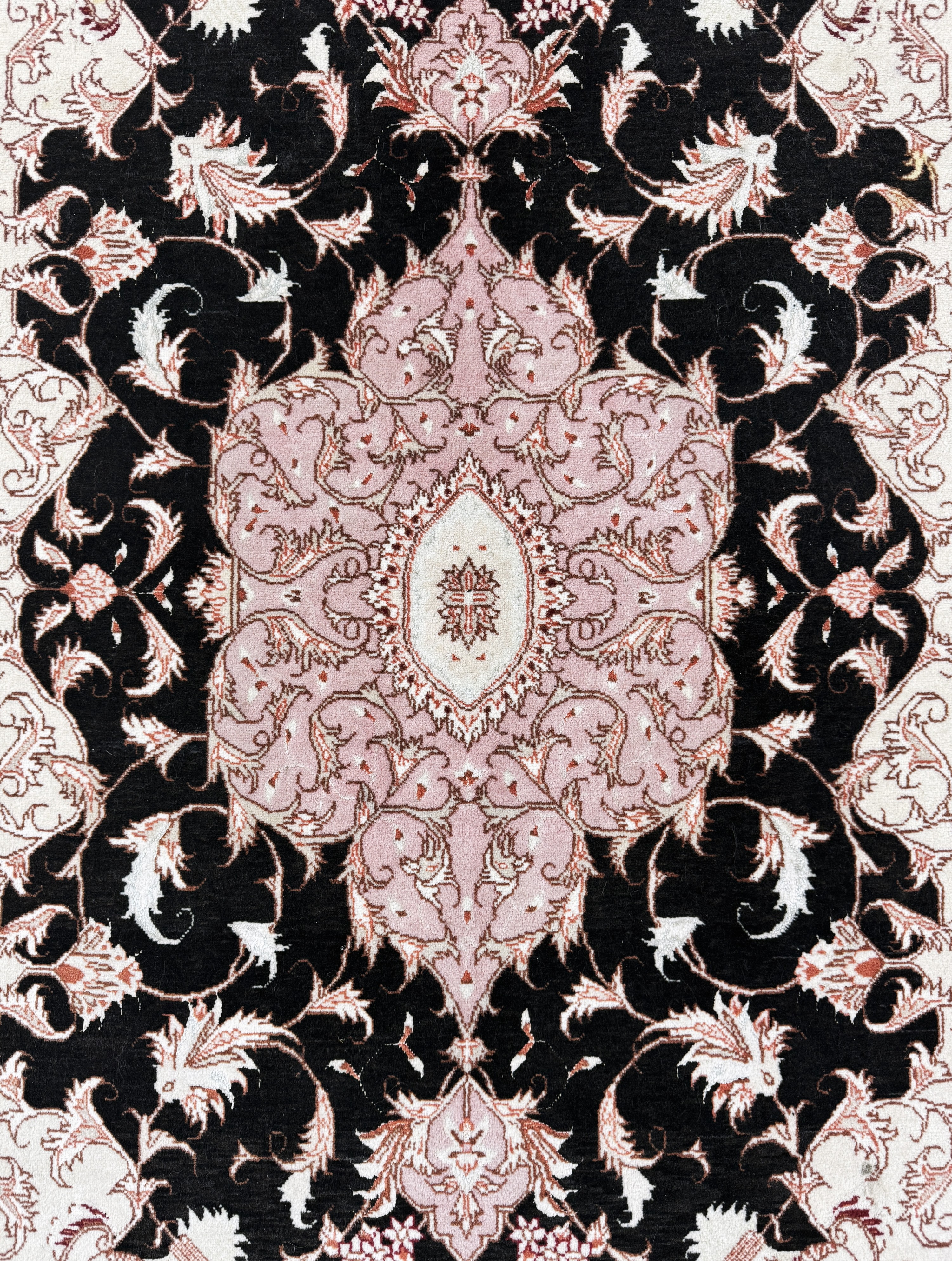 Detail c: Täbriz fein(50 Raj), Persien, Mitte 20.Jhd,Korkwolle mit Seide, ca. 155 x 102 cm, ca. 500.000 Kn/qm, EHZ: 2