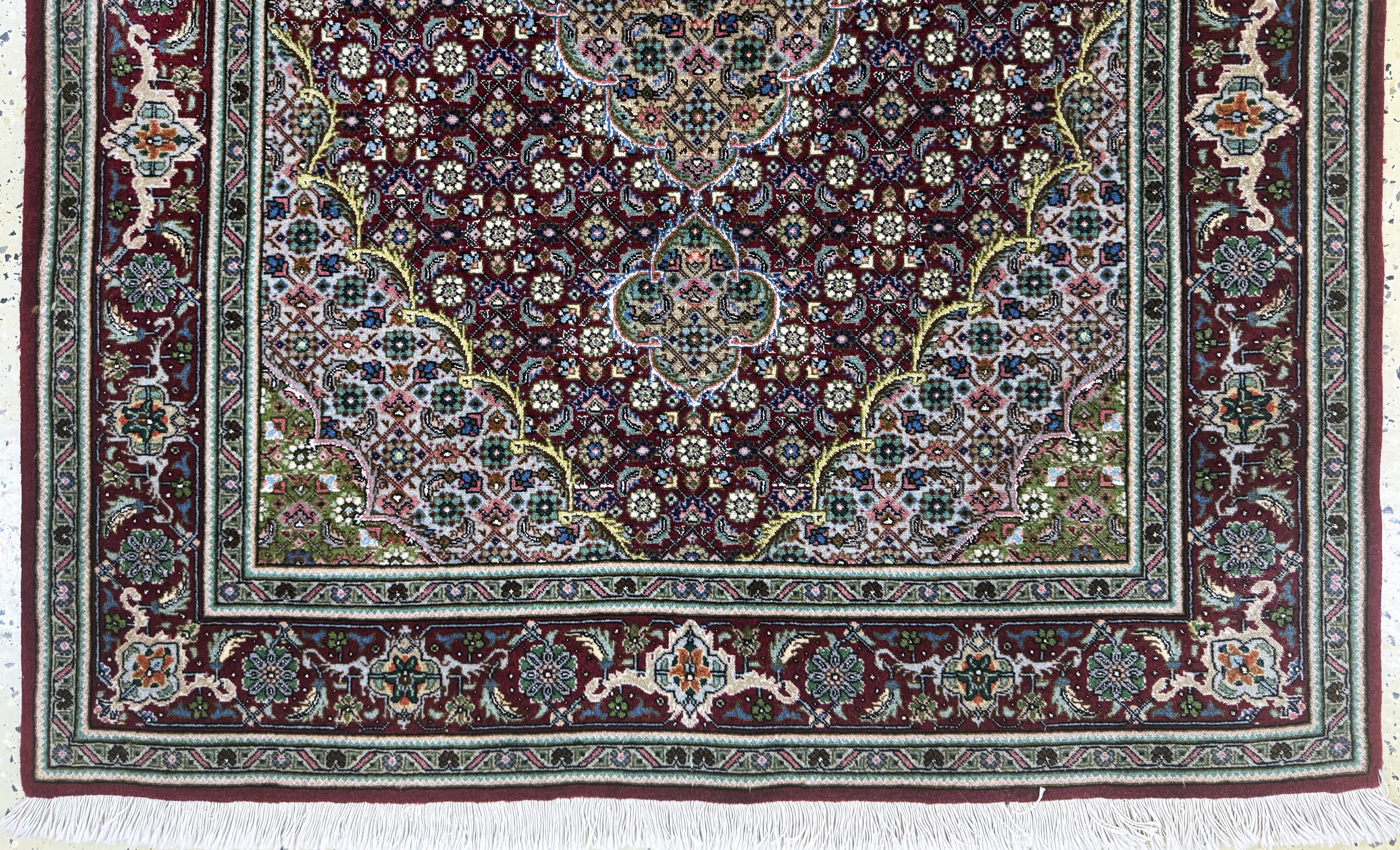 Detail b: Täbriz fein(50 Raj), Persien, Ende 20.Jhd, Korkwolle mit Seide, ca. 150 x 103 cm, ca. 500.000 Kn/qm, EHZ: 1-2