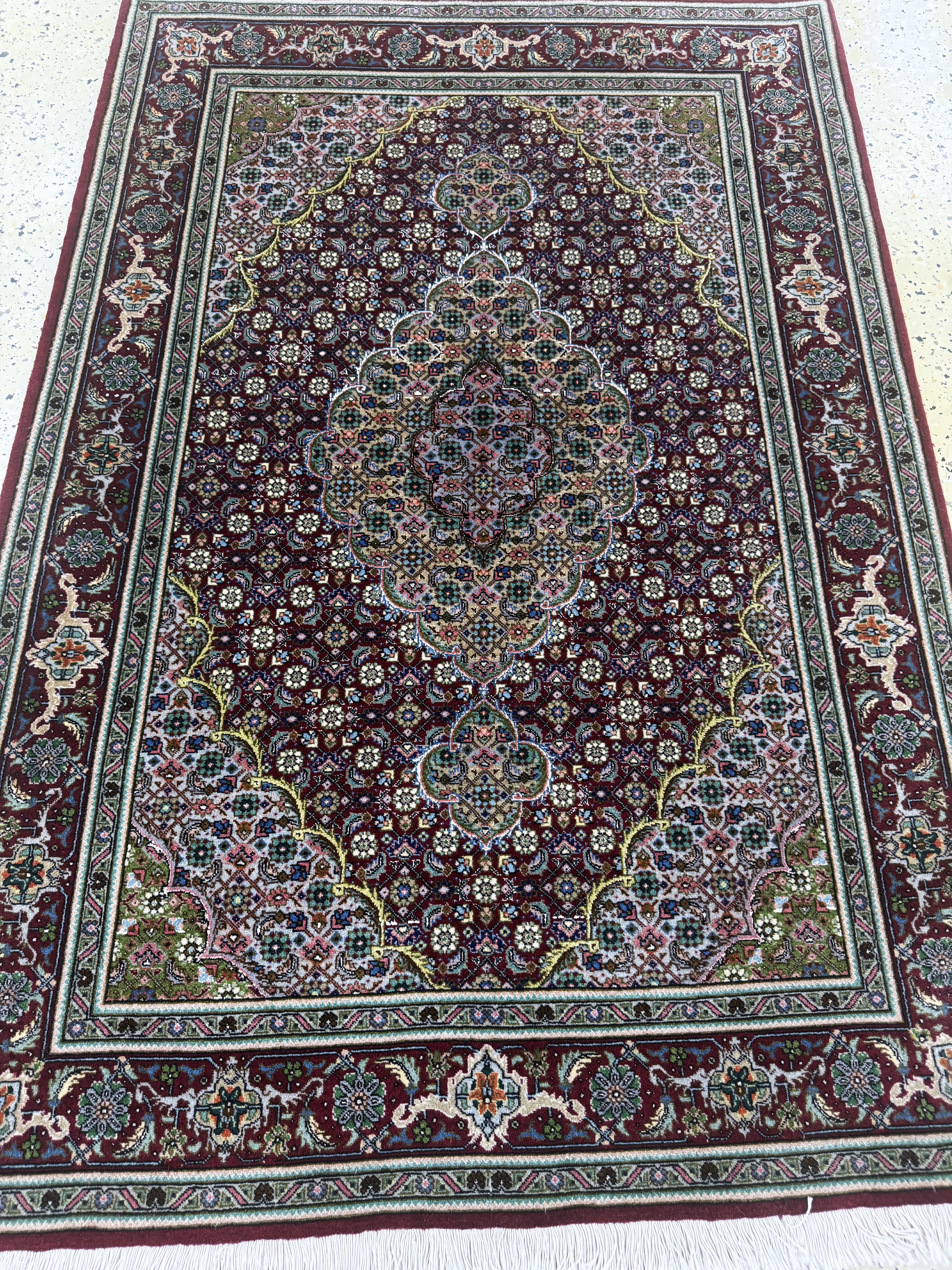 Detail c: Täbriz fein(50 Raj), Persien, Ende 20.Jhd, Korkwolle mit Seide, ca. 150 x 103 cm, ca. 500.000 Kn/qm, EHZ: 1-2