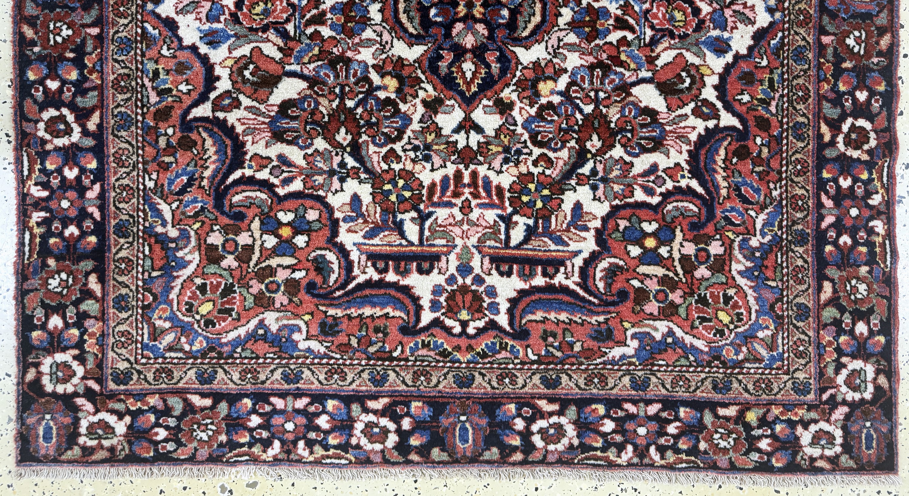 Detail c: Bortschalu, Persien, Mitte 20.Jhd, Wolle auf Baumwolle, ca. 197 x 133 cm, EHZ: 2
