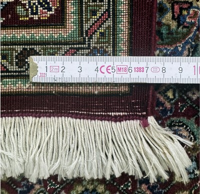 27076382d - Täbriz fein(50 Raj), Persien, Ende 20.Jhd, Korkwolle mit Seide, ca. 150 x 103 cm, ca. ...