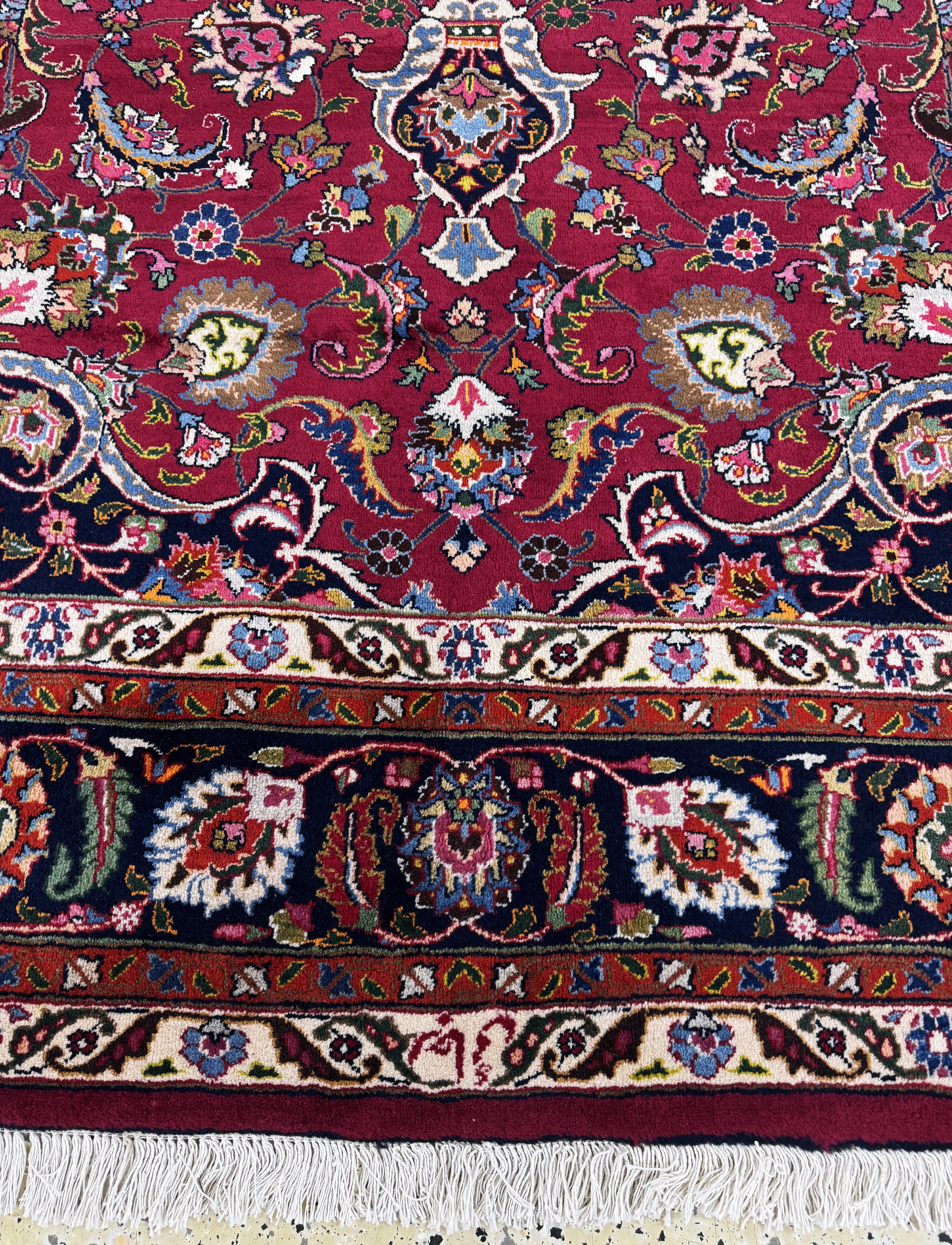 Detail g: Mesched signiert, Persien, Ende 20.Jhd, Wolle auf Baumwolle, ca. 349 x 249 cm, EHZ: 1-2