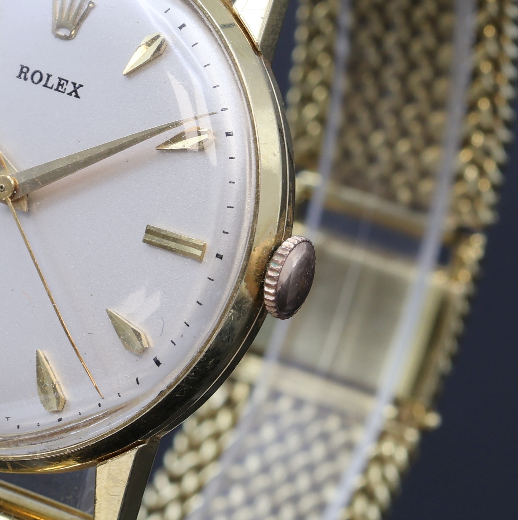 Detail b: ROLEX Herrenarmbanduhr Serie Precision in GG 750/000 Referenz 8961, Schweiz um 1961, Handaufzug, 2-teil. Geh. inkl. neutr. GG 585/000 Band, Glasrand ...