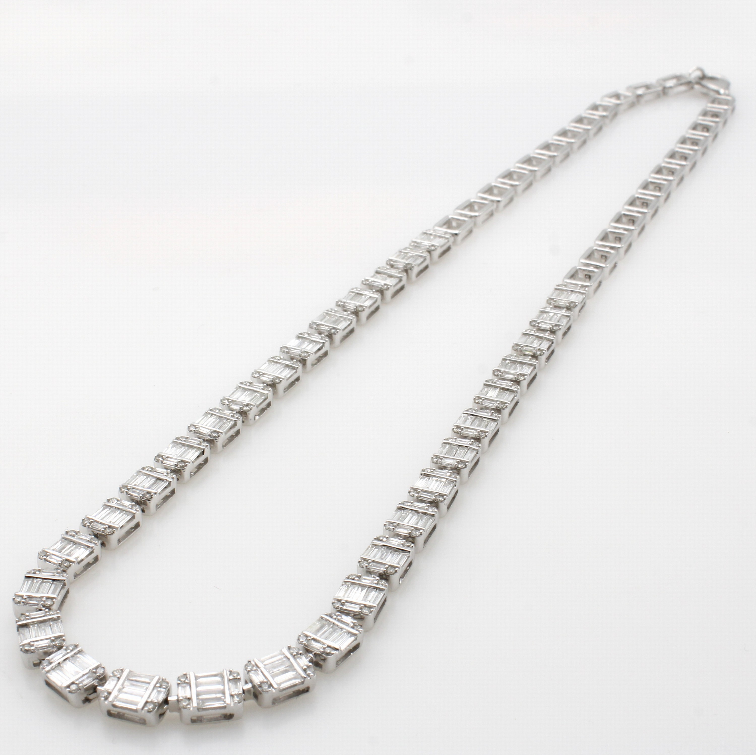 Image 27076463 - Collier mit Diamanten und Brillanten, WG 750/000, 199 Diamantbag. zus. ca. 3.24 ct u. ...