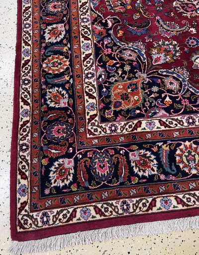 27076405b - Mesched signiert, Persien, Ende 20.Jhd, Wolle auf Baumwolle, ca. 349 x 249 cm, EHZ: 1-2 ...