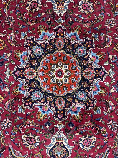 27076405d - Mesched signiert, Persien, Ende 20.Jhd, Wolle auf Baumwolle, ca. 349 x 249 cm, EHZ: 1-2 ...