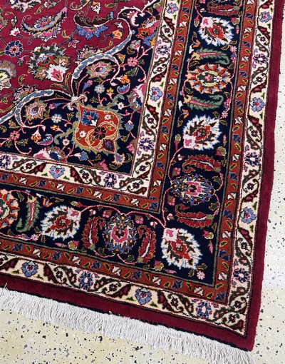 27076405f - Mesched signiert, Persien, Ende 20.Jhd, Wolle auf Baumwolle, ca. 349 x 249 cm, EHZ: 1-2 ...