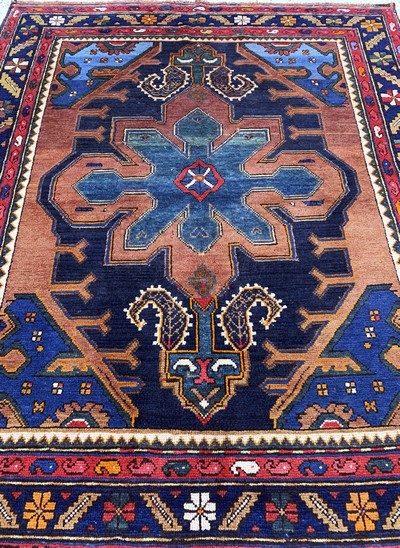 27076408e - Kazak antik, Kaukasus, um 1900, Wolle auf Wolle, ca. 180 x 146 cm, EHZ: 3 Schätzpreis: ...