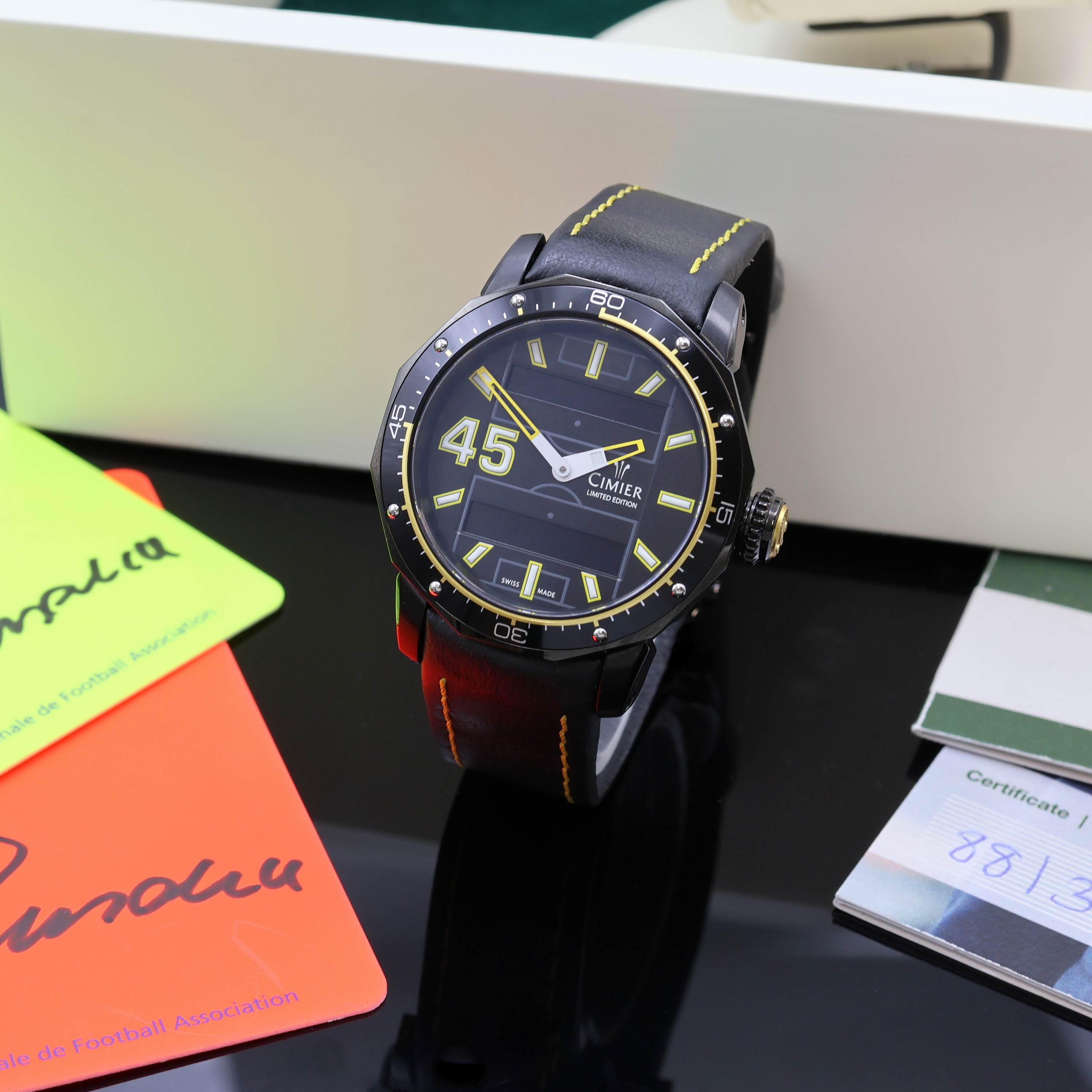 Image 27076650 - CIMIER Hattrick Massimo Busacca auf 300 Stück limitierte Armbanduhr mit digitaler ...