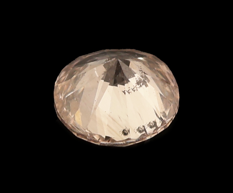 Detail b: Loser Brillant ca. 0.31 ct natural very light pinkish brown, GIA-Report