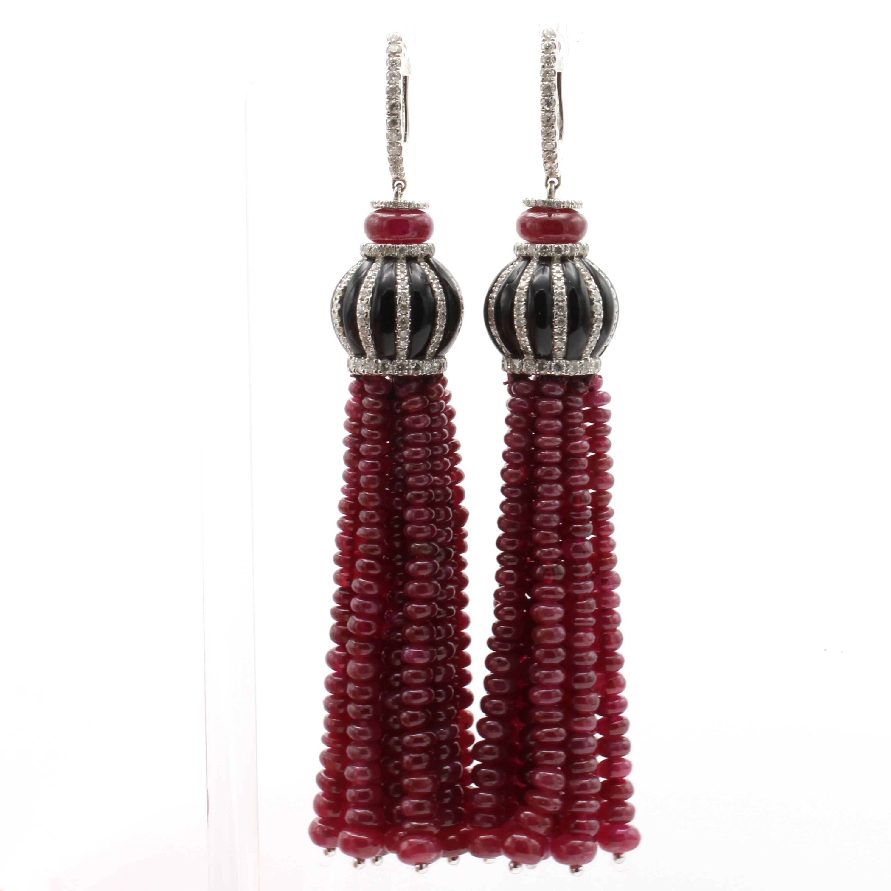 Image 27076678 - Paar Ohrgehänge in Form von Quasten mit Brillanten und Onyxen, WG 750/000, 511 Rubine ...
