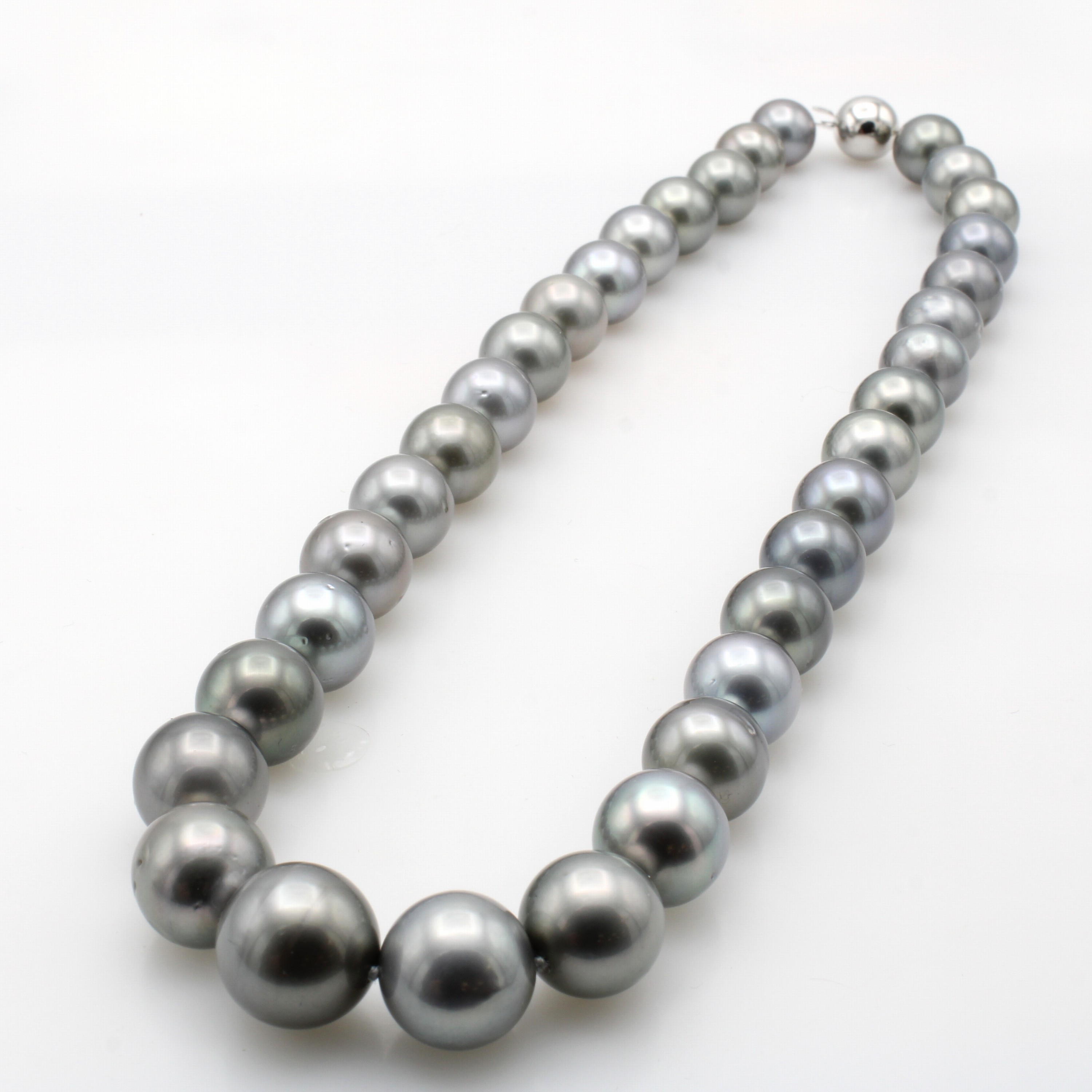 Image 27076696 - Tahitizuchtperlenkette, Kugelschl. WG 585/ 000, 34 silbergraue Perlen im Verlauf, D. ca. ...