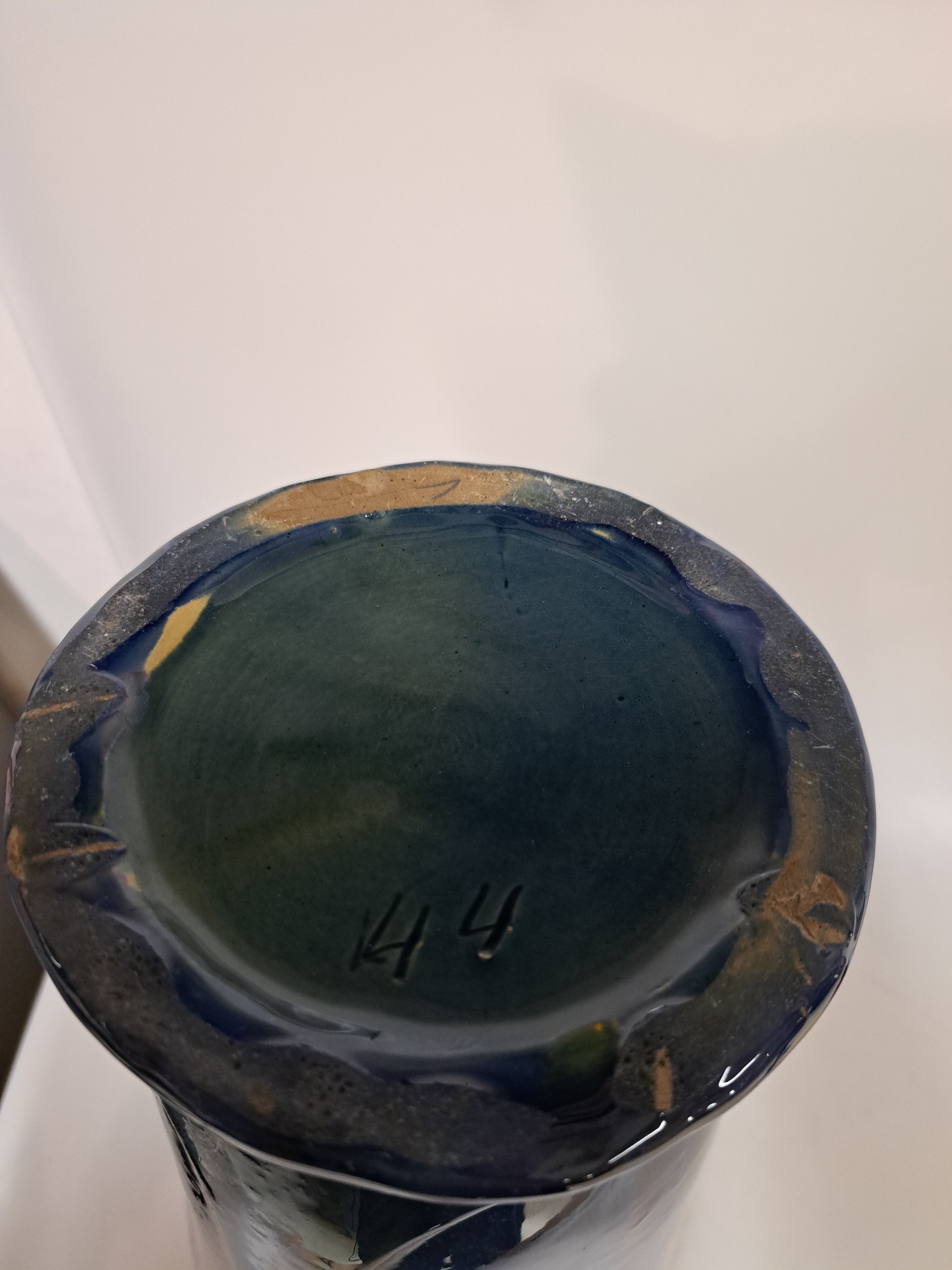 Detail d: Große Vase, Frankreich, um 1900, Jugendstil, Keramik mit ochsenblutroter und blauer Laufglasur, H. ca. 41cm