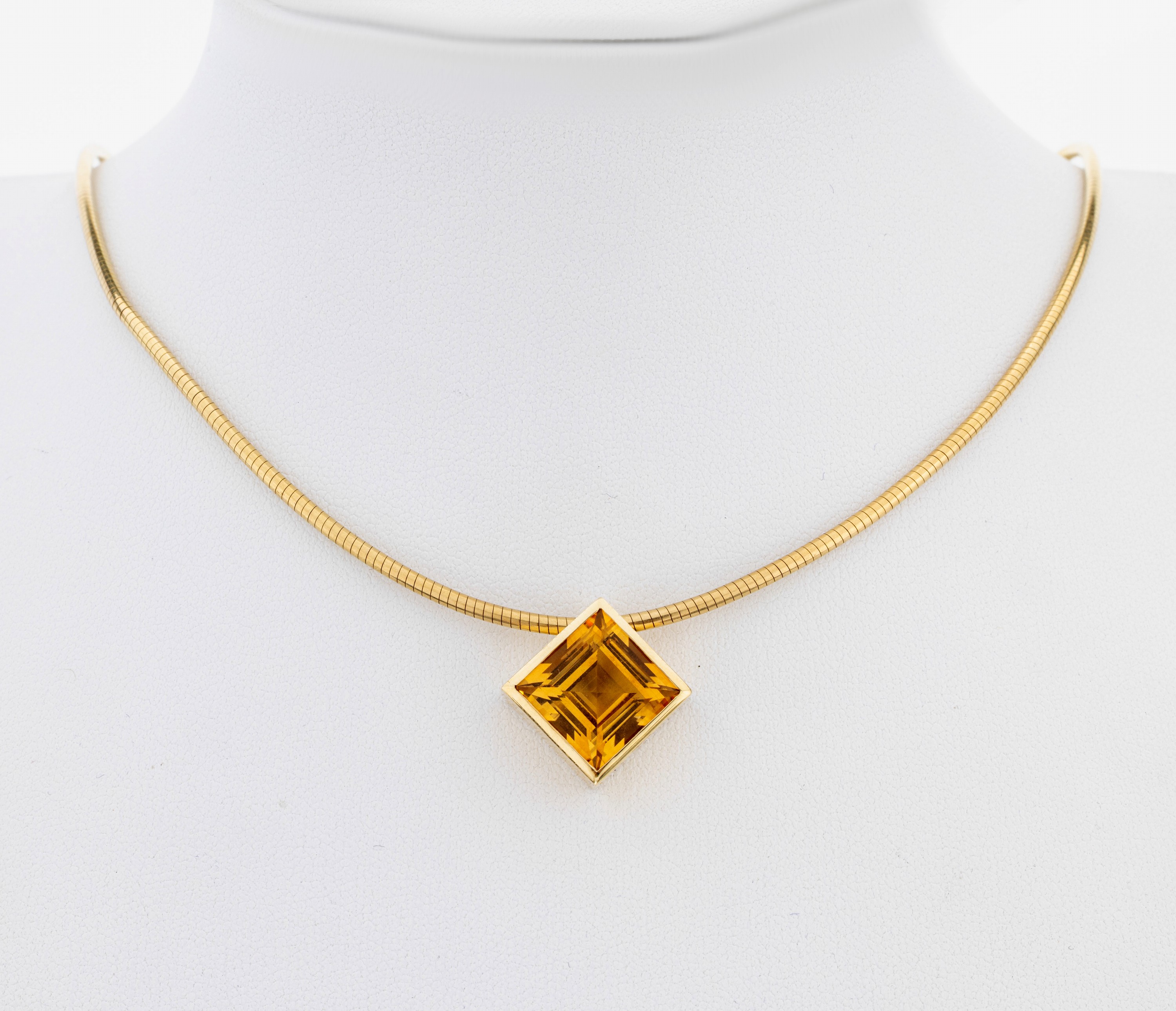 Image 27076725 - 14 kt Gold Citrin-Anhänger, GG 585/000 gepr., facett. Citrin ca. 4.0 ct, an Kette, ...