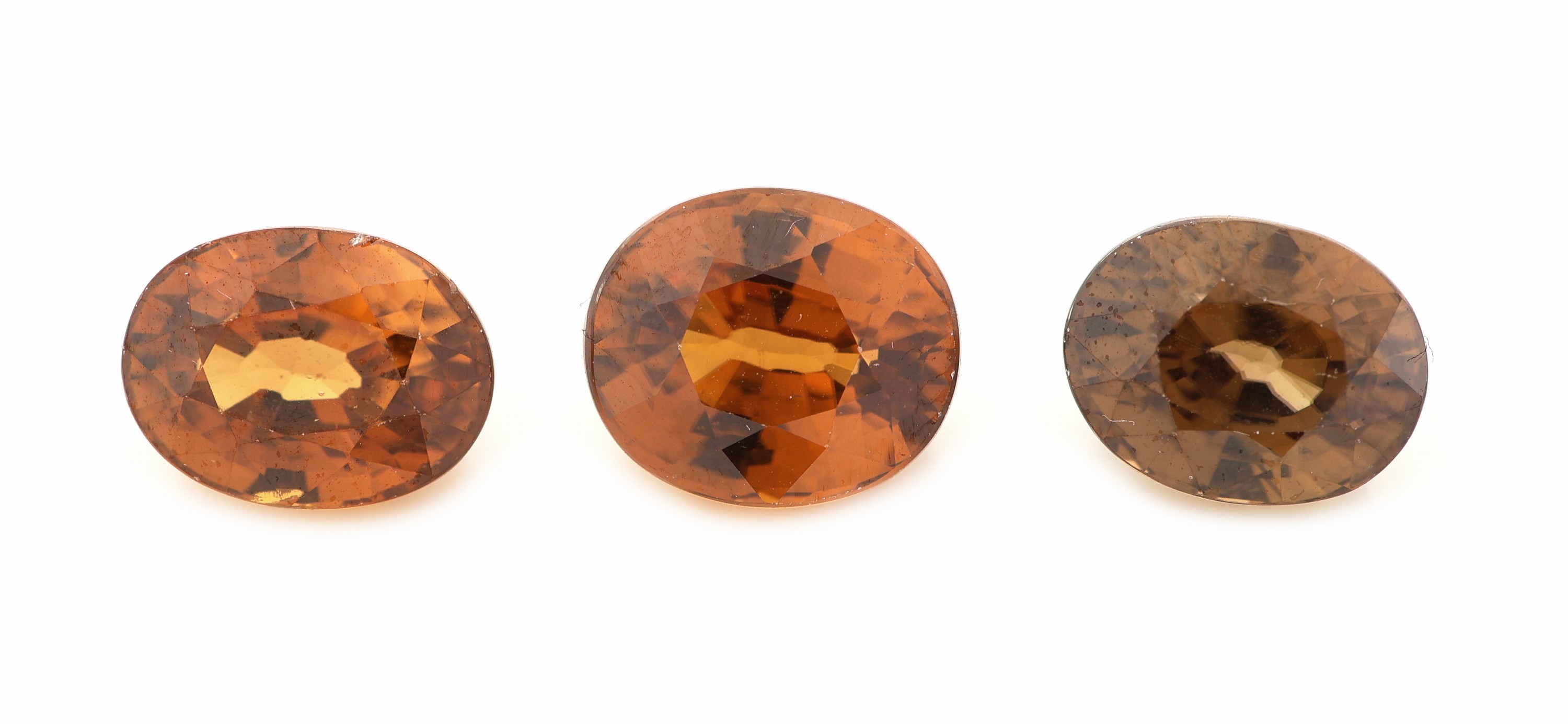 Image 27076779 - Lot 3 loose zircones , total approx. 13.61 ct, ovalfacett, 1 x 4.33 ct, 1 x 4.53 ct, 1 x ...