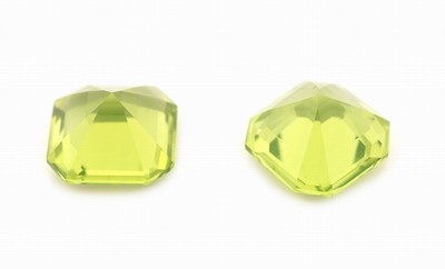 27076753a - Lot 2 lose Peridots, zus. ca. 3.35 ct, Kissenschliff, 1 x 1.66 ct, 1 x 1.69 ct ...