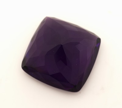 27076754a - Loser Amethyst, ca. 52 ct, facett. Rechteck Schätzpreis: 1600, - EUR