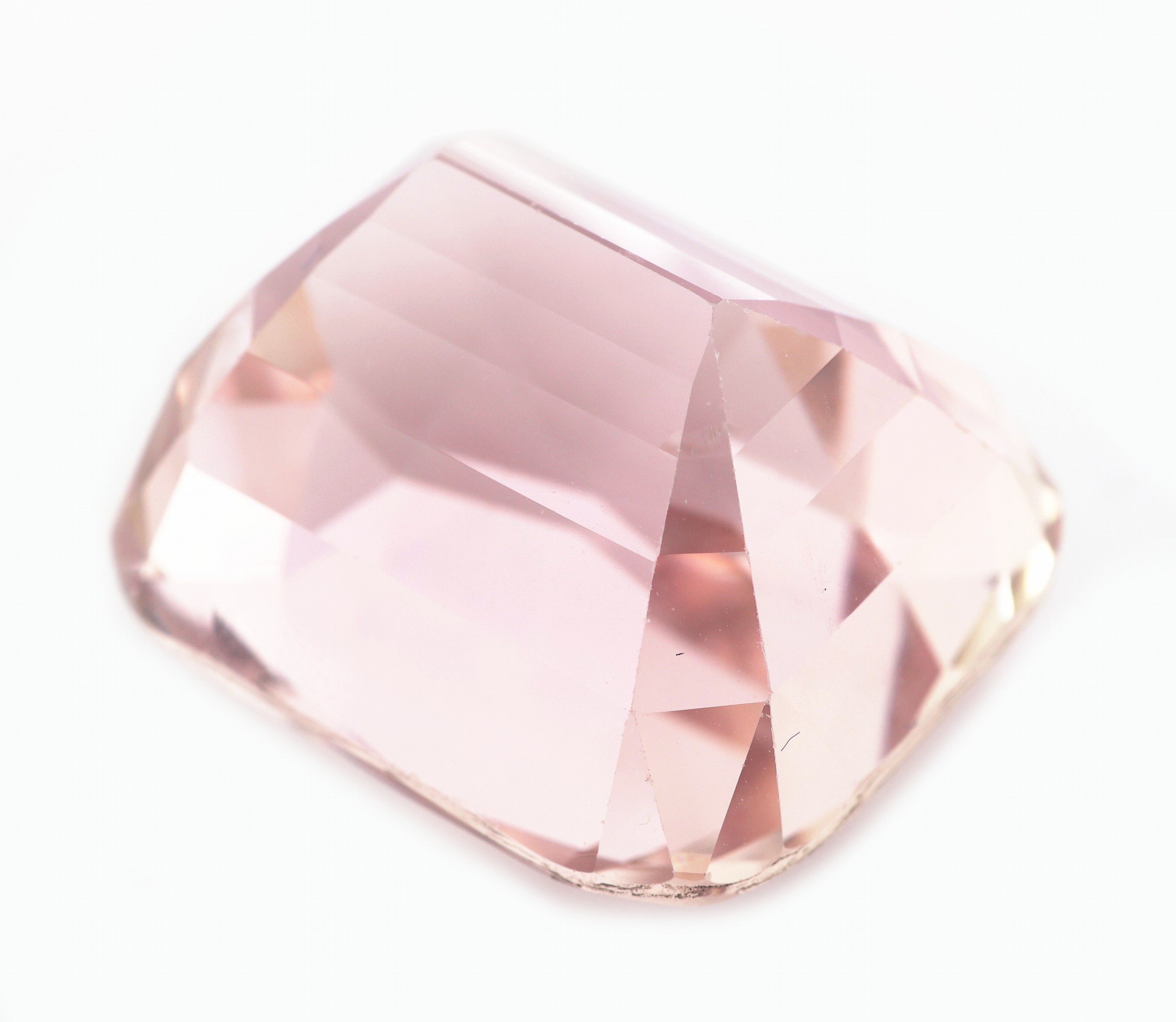 Detail b: Loser Kunzit, ca. 78.2 ct, Emerald Cut