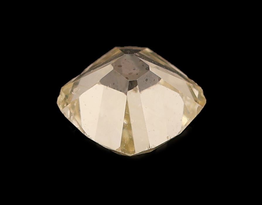 Detail b: Loser Altschliffdiamant, ca. 0.52 ct light yellow/vs