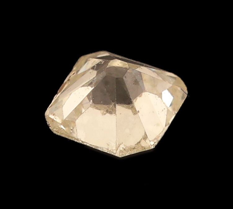 Detail b: Loser Altschliffdiamant, ca. 0.36 ct l.get.Weiß/p