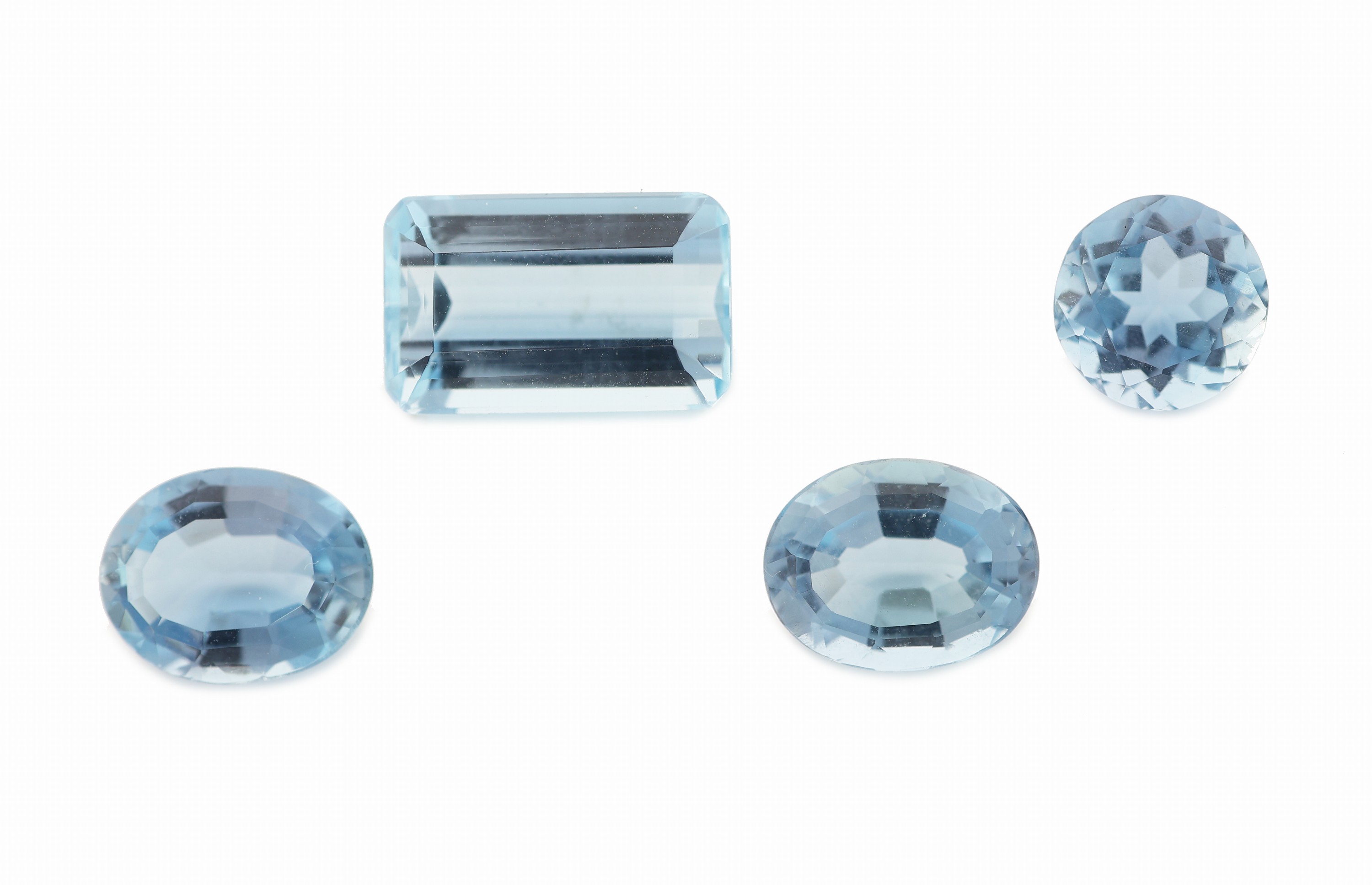 Image 27077147 - Konvolut 4 lose Aquamarine, zus. ca. 8.7 ct, 1x rundfacett., 2 x ovalfacett., 1 x facett. ...