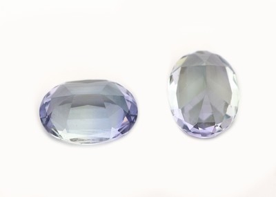 27077158a - Lot 2 lose Tansanite, zus. ca. 2.21 ct, ovalfacett. Schätzpreis: 480, - EUR