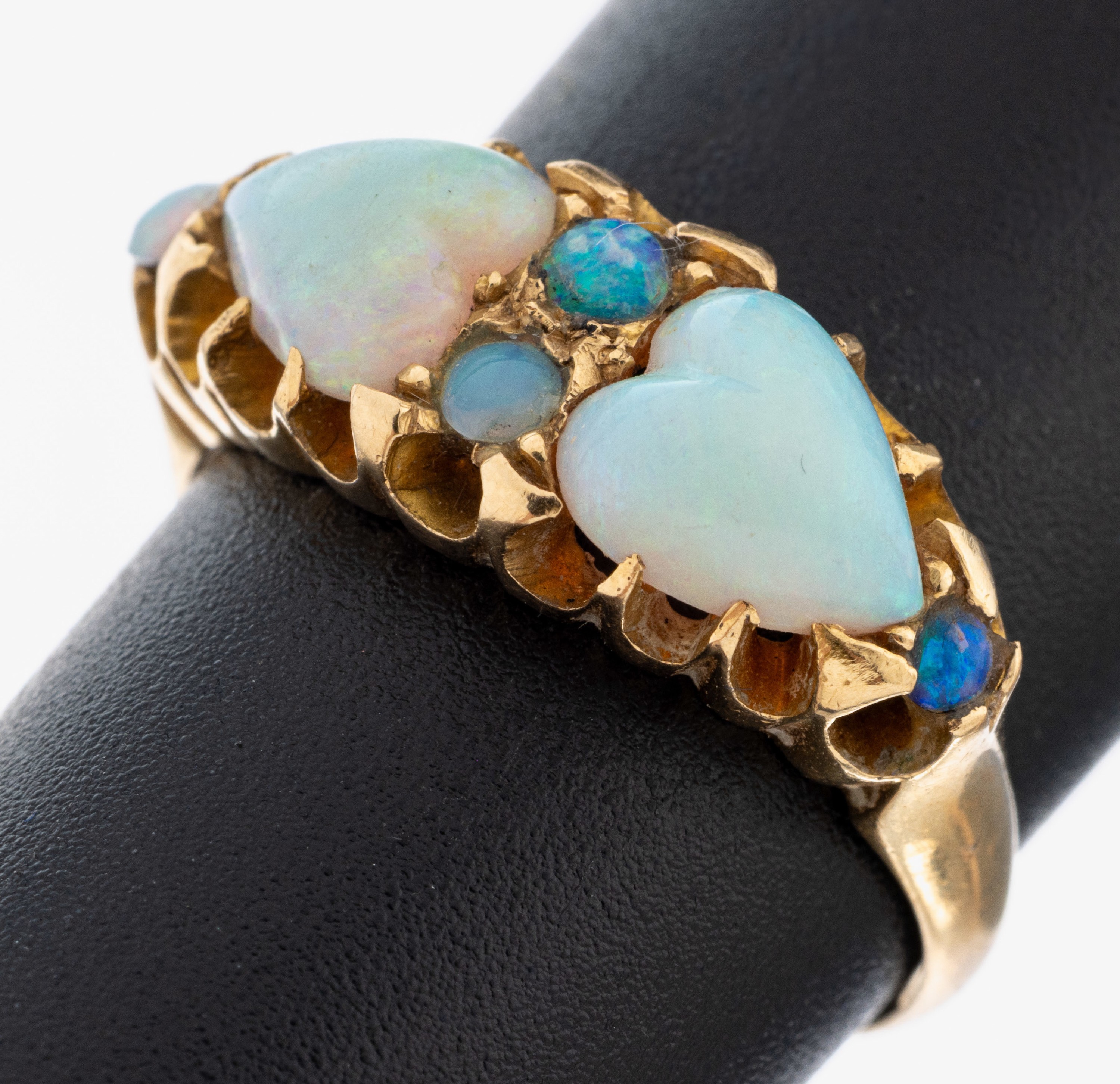 Image 27077741 - 18 kt gold opal-ring, England, Birmingham, 1922 , YG 750/000, 2 heart shaped opal- ...