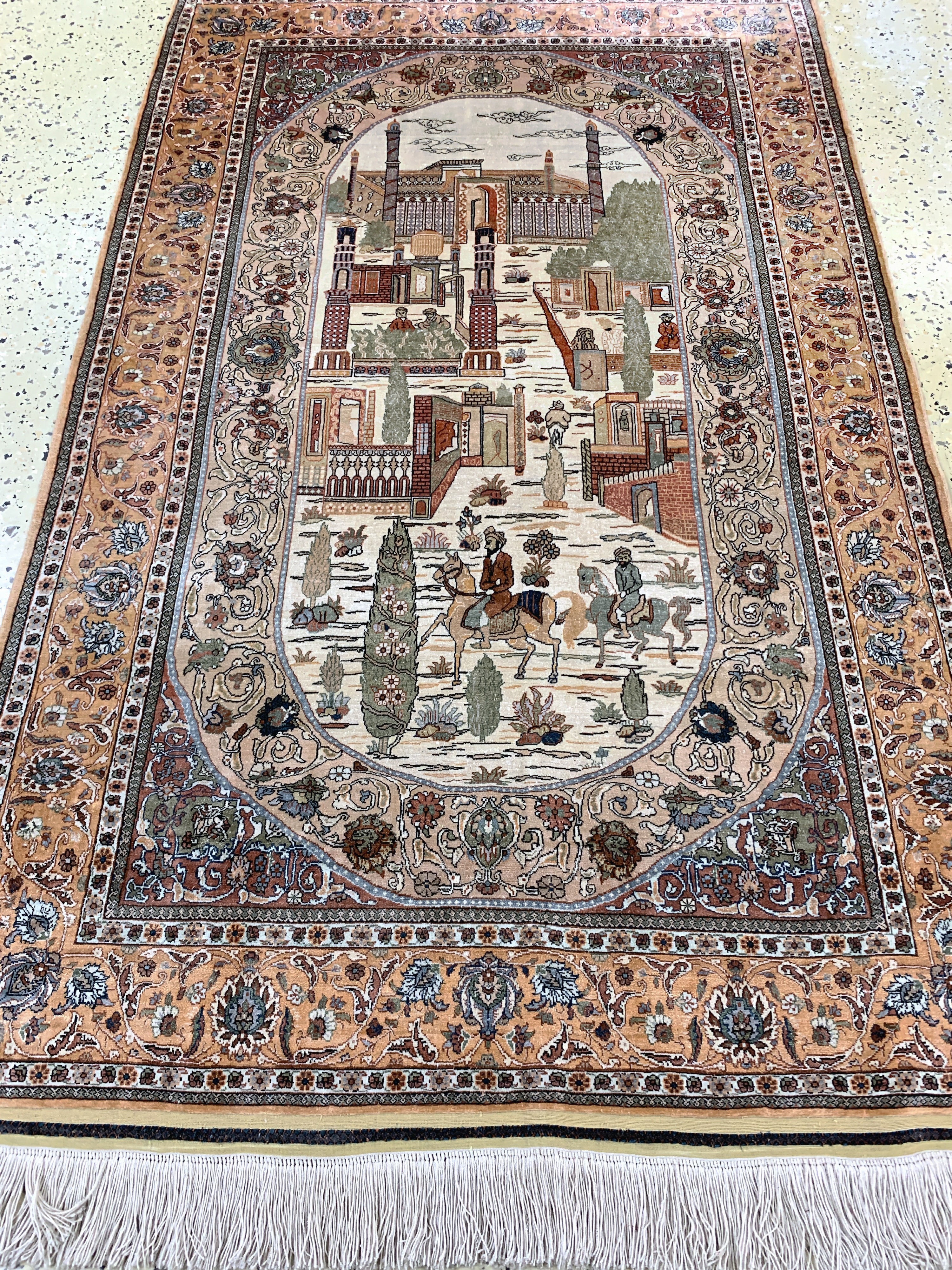 Detail e: Hereke Seide fein, China, Ende 20.Jhd, reine Naturseide, ca. 156 x 94 cm, ca. 1,0 Mio. Kn/qm, EHZ: 1(nahezu neuwertig)