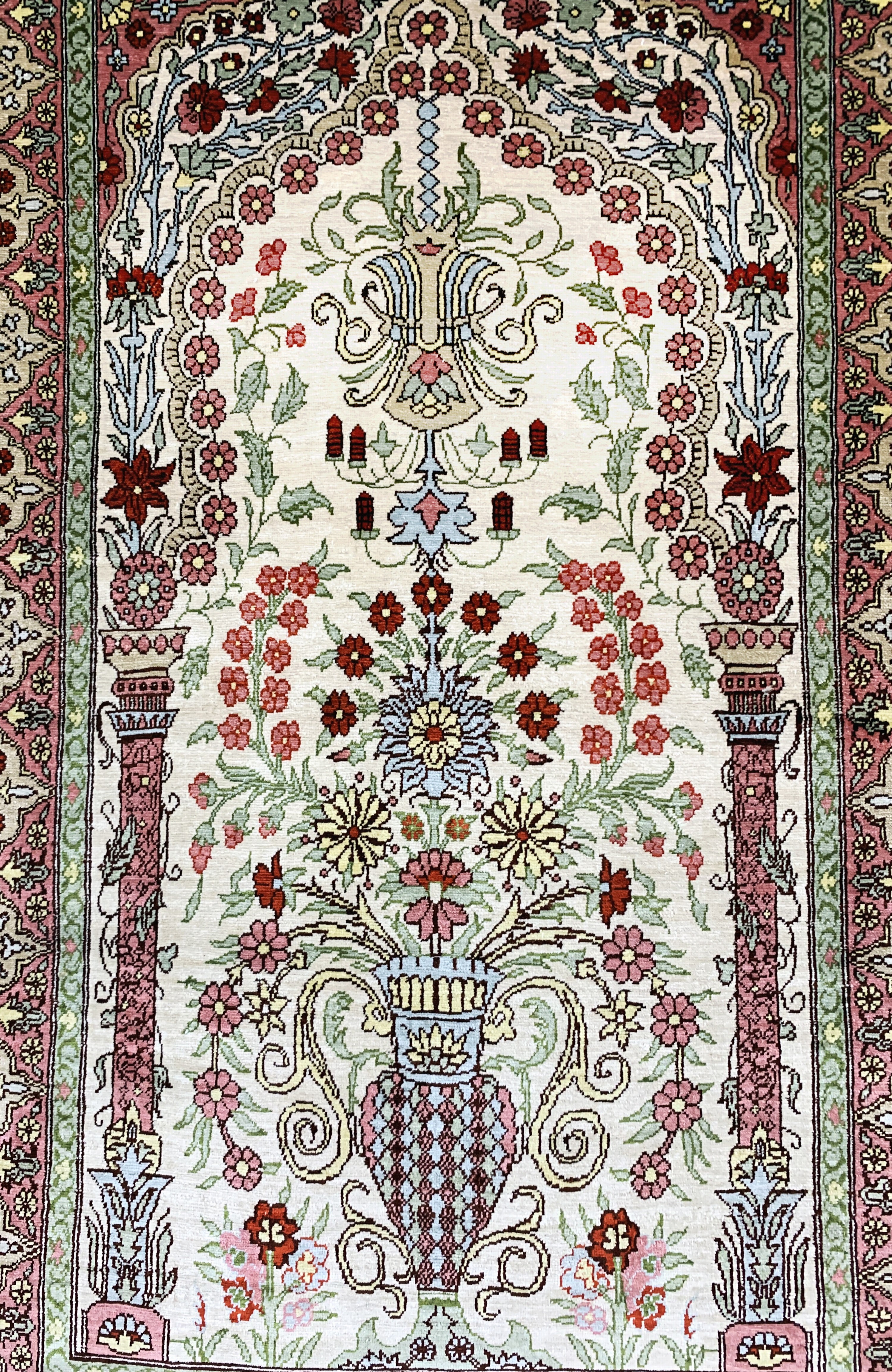 Detail d: Hereke Seide signiert, Türkei, Mitte 20.Jhd, reine Naturseide, ca. 93 x 59 cm, EHZ:1-2
