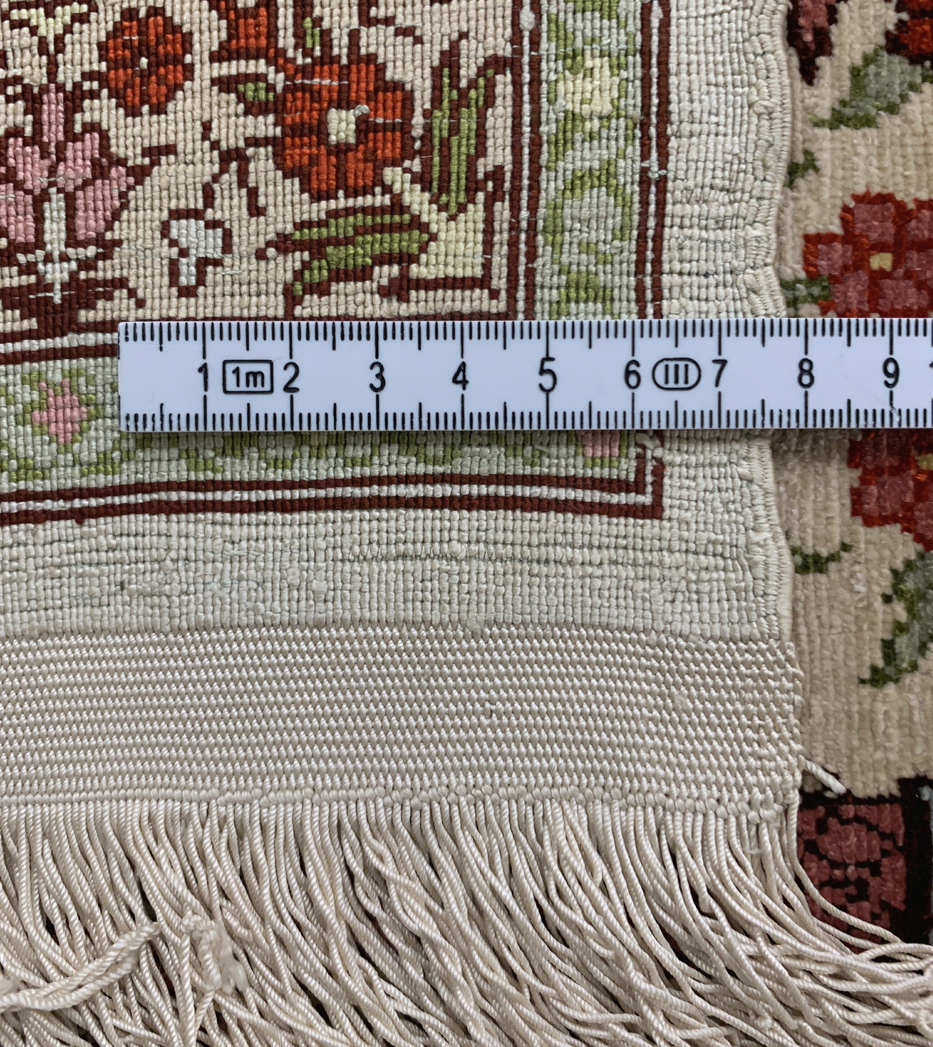 Detail f: Hereke Seide signiert, Türkei, Mitte 20.Jhd, reine Naturseide, ca. 93 x 59 cm, EHZ:1-2