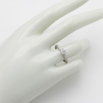 27079084b - Ring mit Brillanten, WG 750/000, Brillant- solitär in 6er Krappenfassung 0.50 ct ...