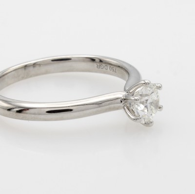 27079105a - Ring mit Brillantsolitär, WG 750/000, Brill.in 6er Krappenfassung 0.50 ct Weiß/si, RW ...