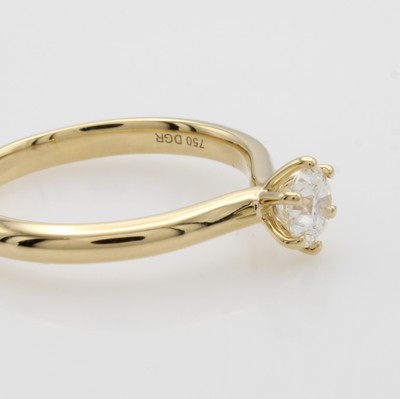 27079106a - Ring mit Brillantsolitär, GG 750/000, Brill.in 6er Krappenfassung 0.50 ct Weiß/si, RW ...