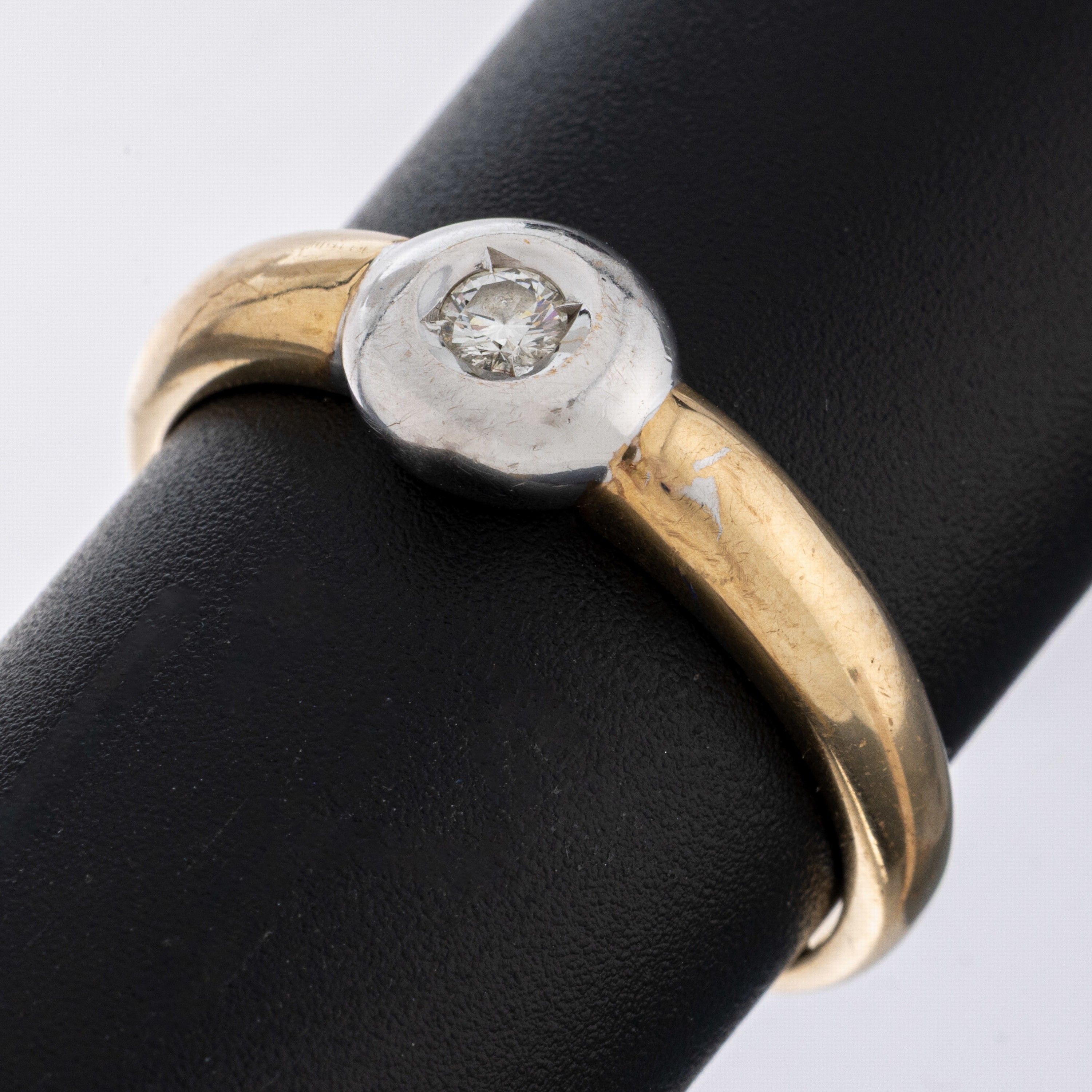 Image 27079601 - 14 kt Gold Brillant-Ring, GG/WG 585/000, in WG gefasster Brillant ca. 0.10 Weiß/vs, RW ...