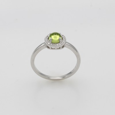 27079629a - Ring mit Peridot und Brillanten, WG 590/000,Brill. zus. ca. 0.08 ct Weiß/si, RW ca. 54 ...