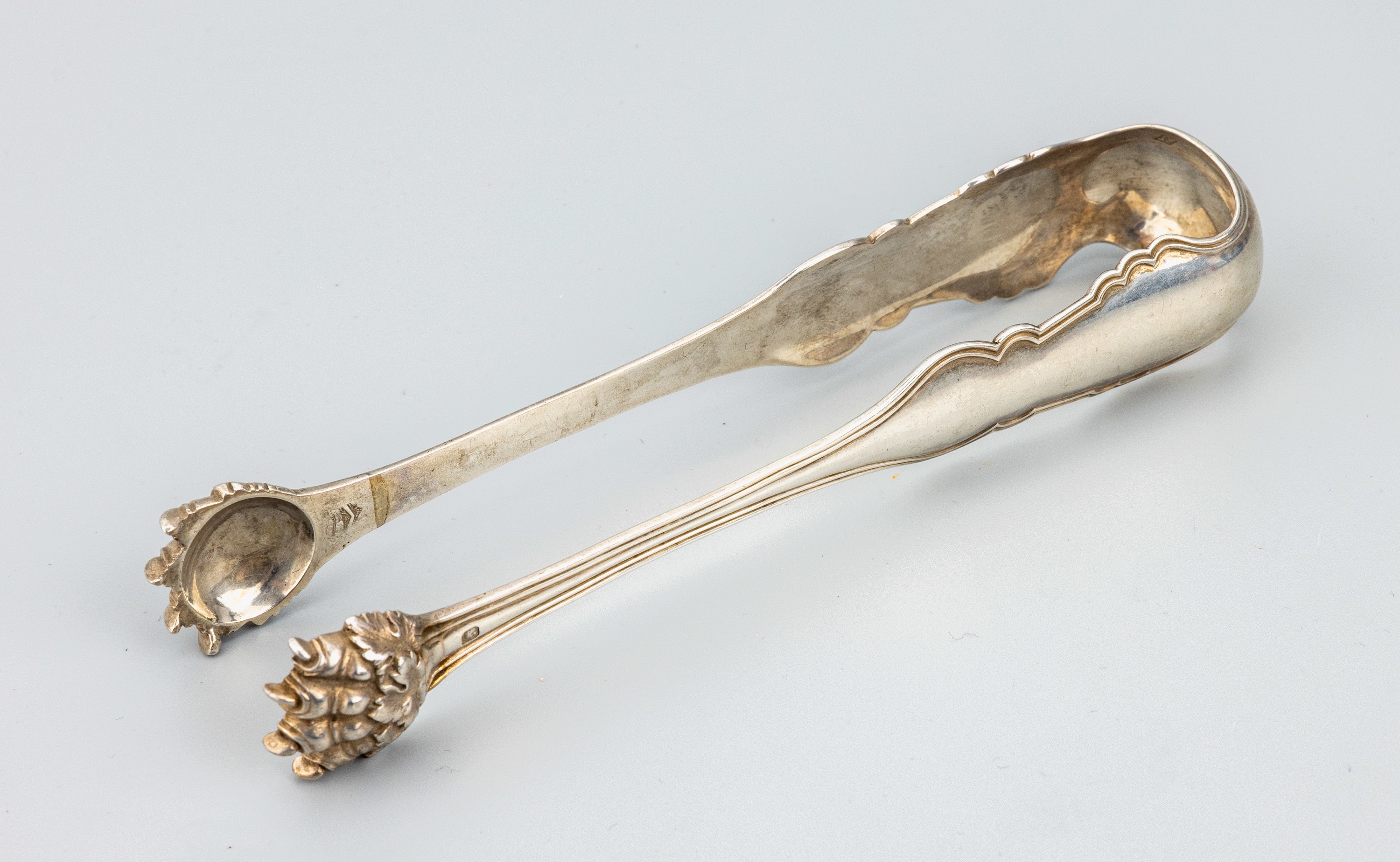 Image 27079737 - Magnificent sugar tongs , France approx. 1900, silver 950, ends in clawform, fine ...