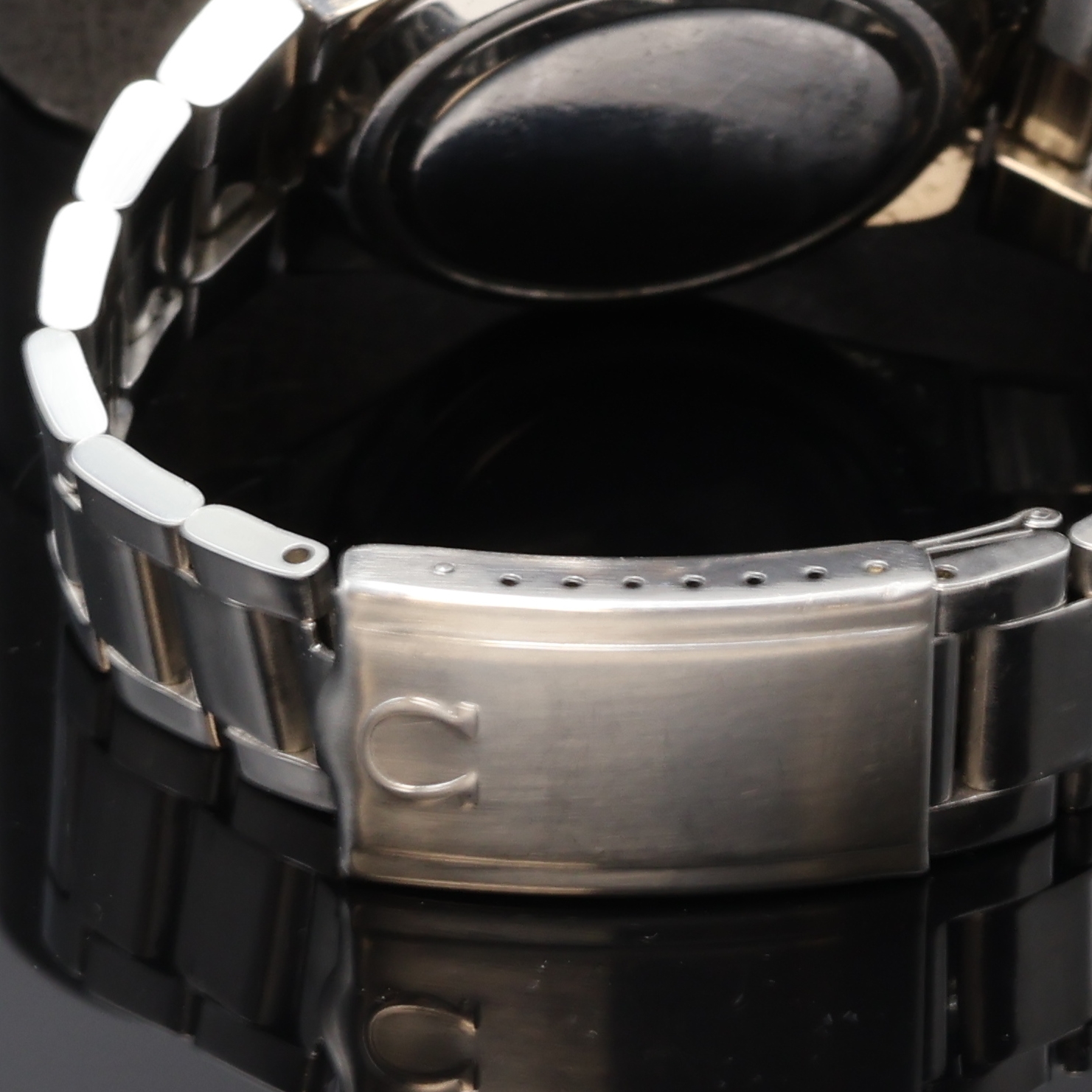 Detail b: OMEGA Herrenarmbanduhr Seamaster Cosmic 2000 in Stahl, Schweiz um 1975, Automatik, Stülpgeh. inkl. orig. Gliederband m. Faltschl., silb. Zifferbl. ...