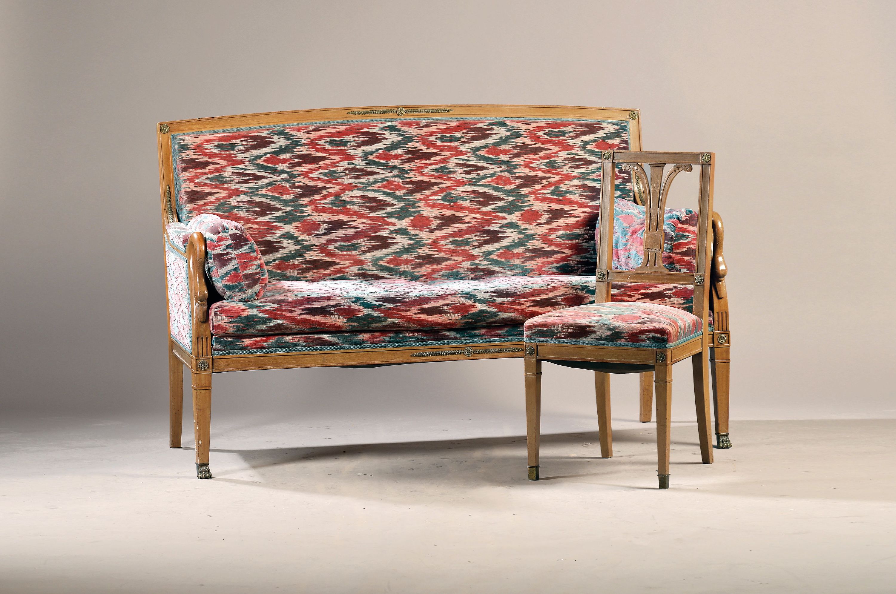 Image 27079779 - 6-teilige Sitzgruppe, Frankreich, 19.Jh., bestehend Sofa, Tisch, 2 Sessel und 2 ...