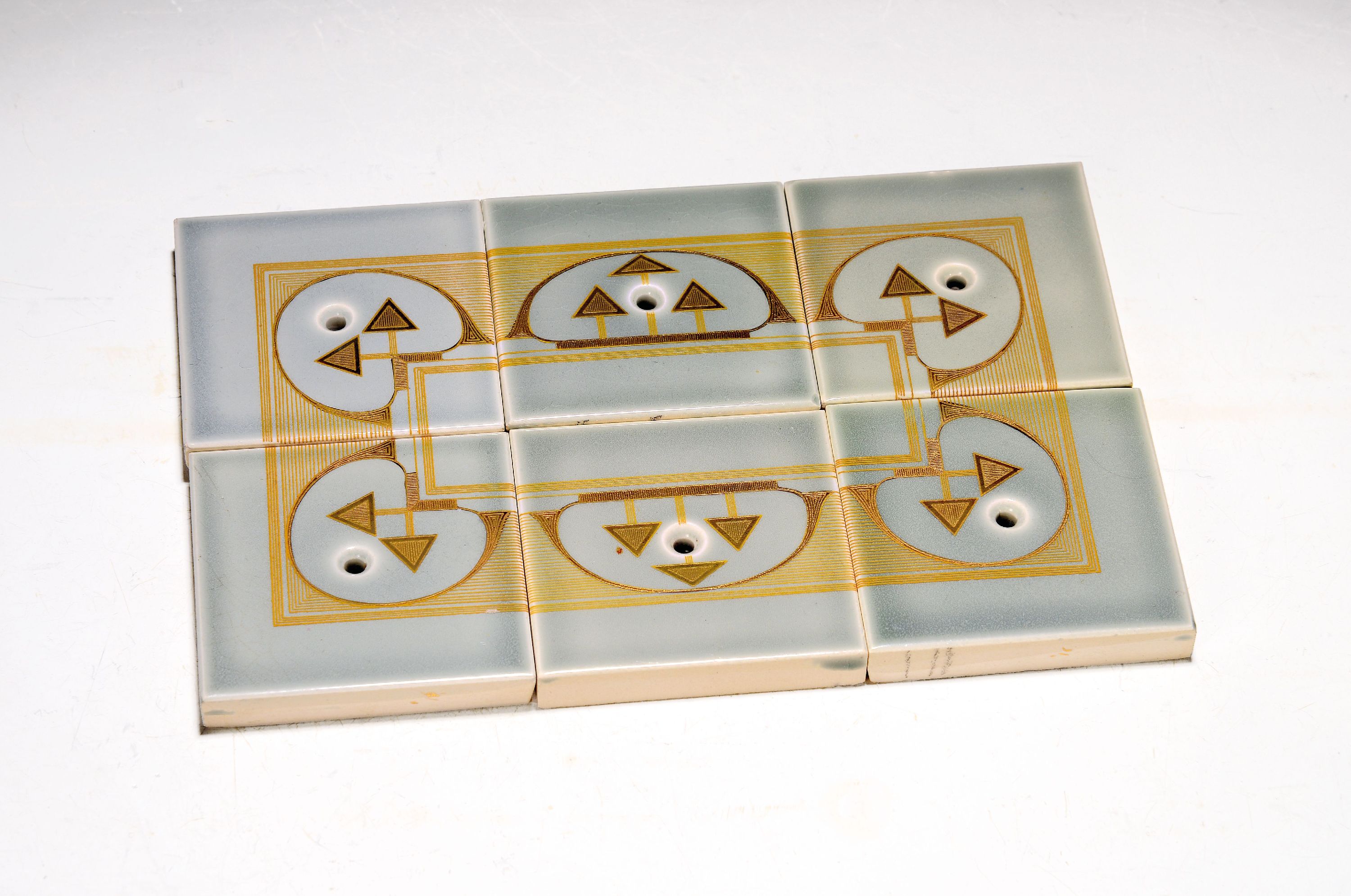 Image 27079782 - 6 Fliesen, Villeroy und Boch Dresden, um 1900, Jugendstil, Feinsteingut, graublau ...