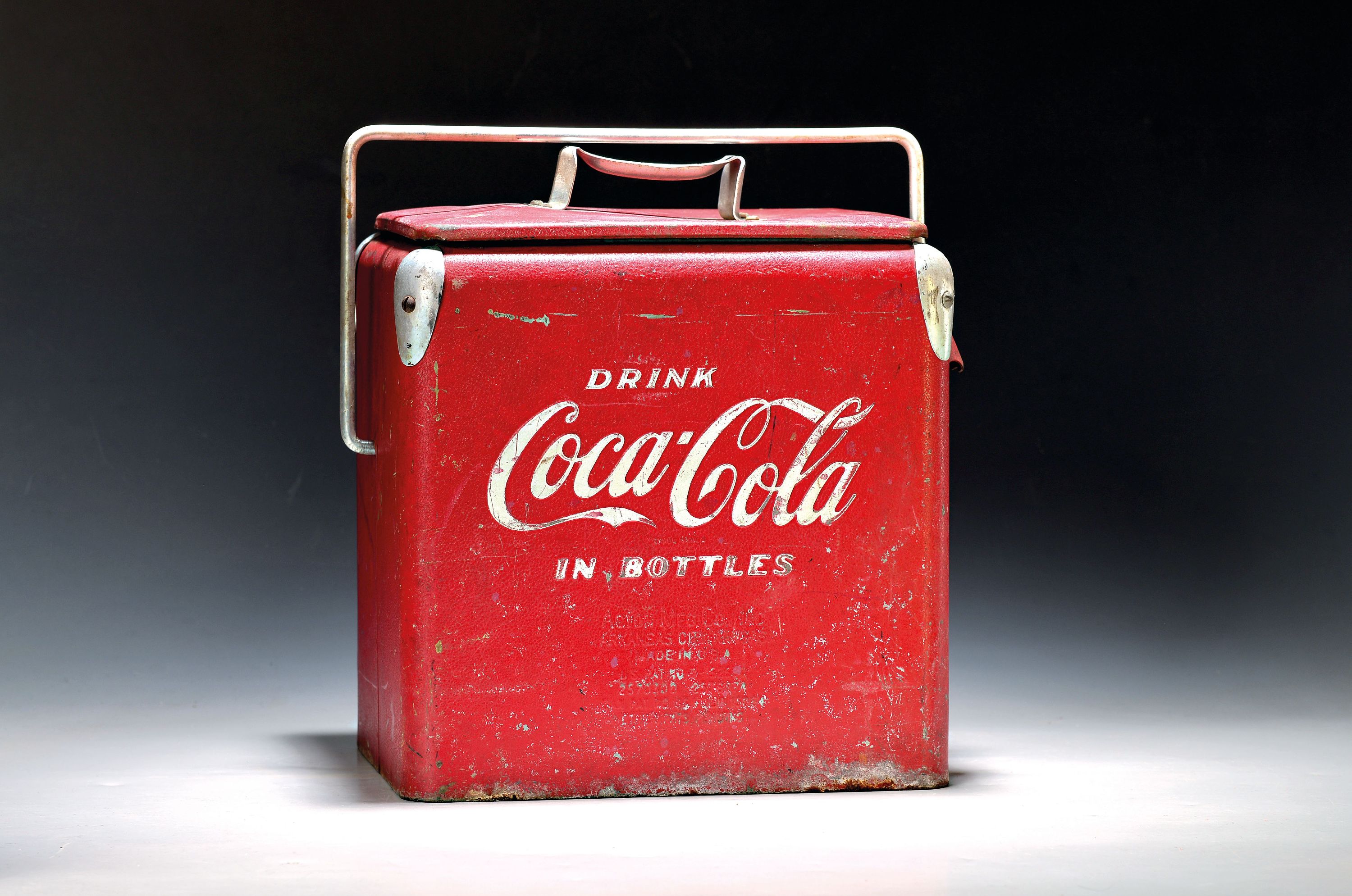 Image 27079802 - Kühlbox Coca Cola, USA 1960er Jahre, emailliertes Blech, innen verzinkt, altersbedingt ...