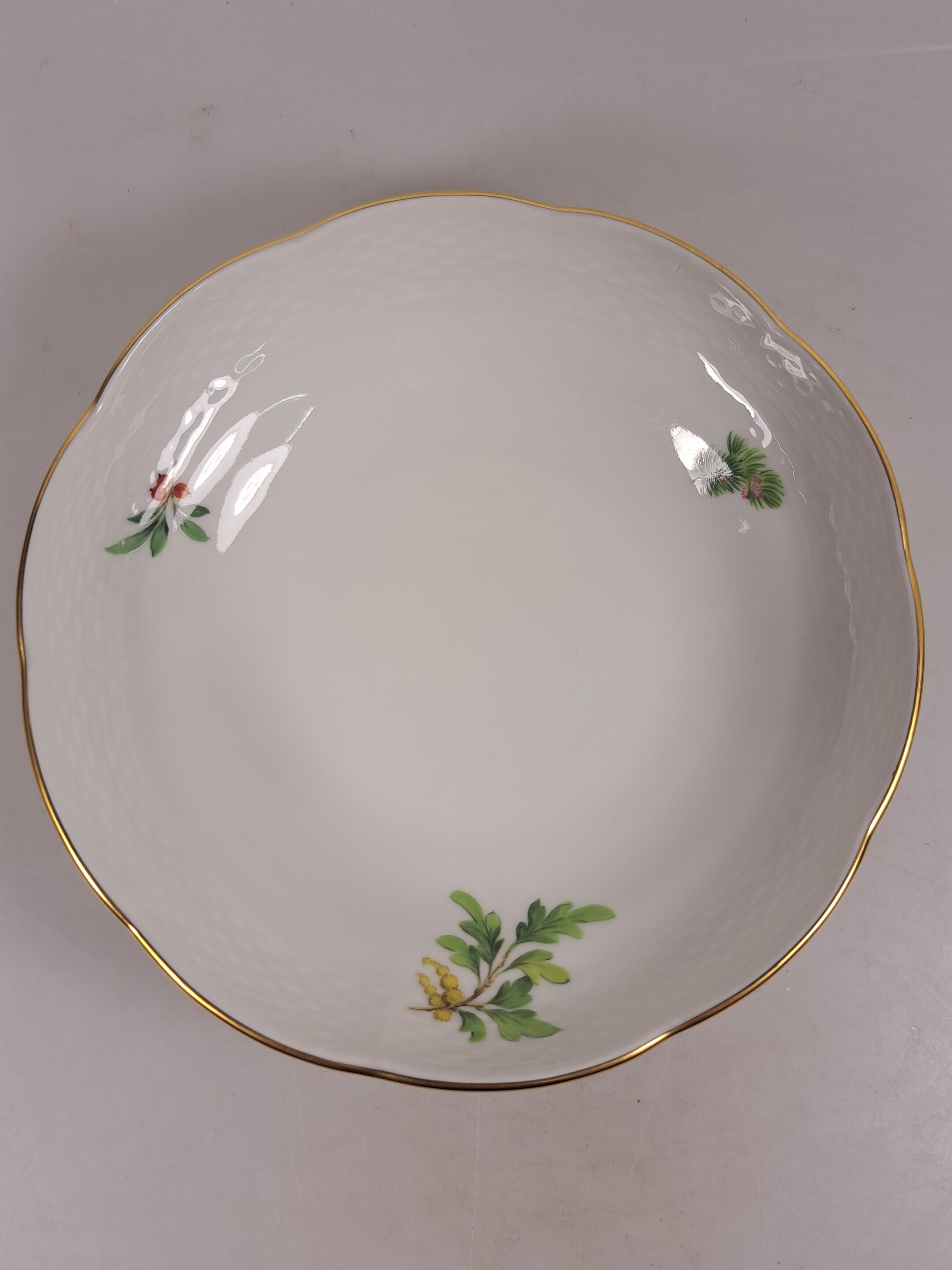 Detail r: Kaffeeservice, Meissen, Vogeldekor, Form "Alt-Ozier", komplett für 6 Personen, Porzellan, feine polychrome Vogelmalerei von heimischem ...