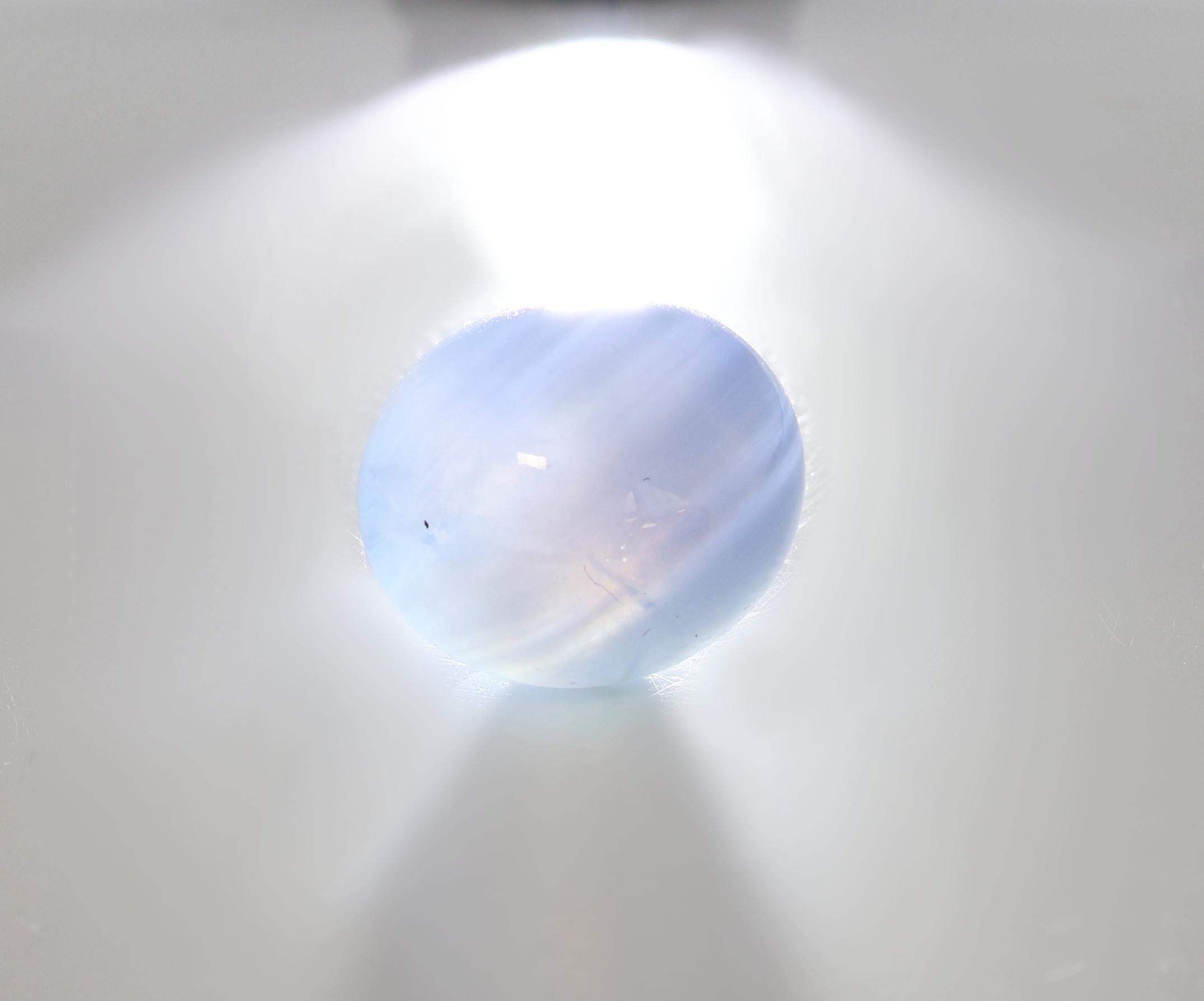 Detail e: Loser Sternsaphir, ca. 34.89 ct, ovaler Cabochon