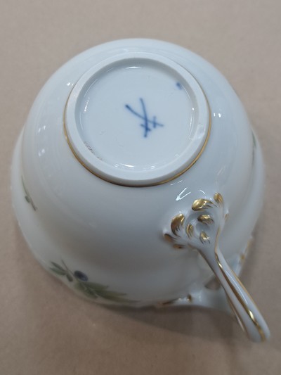 27079951k - Kaffeeservice, Meissen, Vogeldekor, Form ´Alt-Ozier´, komplett für 6 Personen, ...