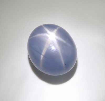 27079970c - Loser Sternsaphir, ca. 34.89 ct, ovaler Cabochon Schätzpreis: 6500, - EUR