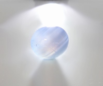 27079970e - Loser Sternsaphir, ca. 34.89 ct, ovaler Cabochon Schätzpreis: 6500, - EUR
