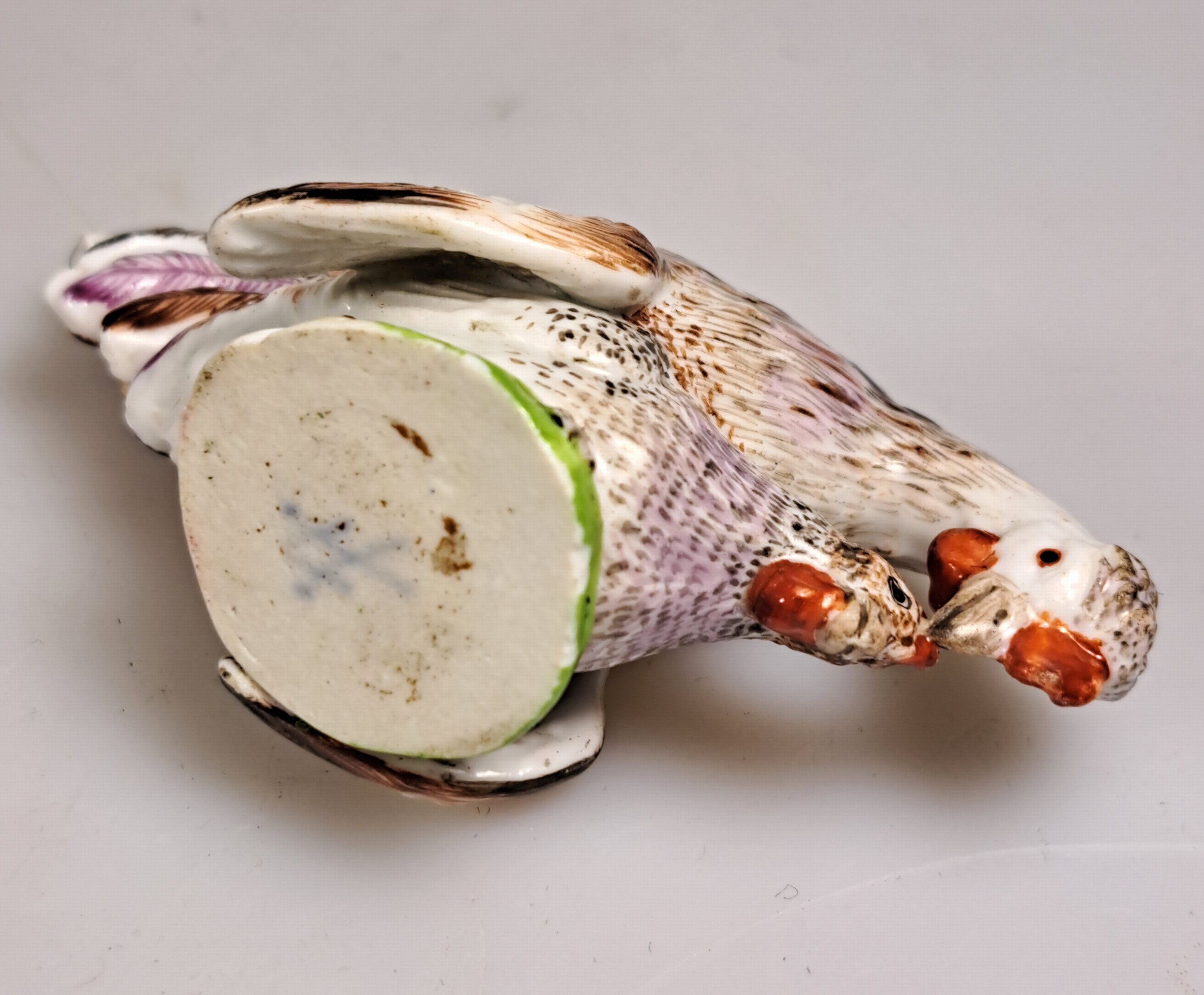 Detail o: 4 Porzellanfiguren, Hühner und Hähne, Meissen, 19./20. Jh., bemalt, zwei Stück leicht best., H. ca. 4.5-9 cm