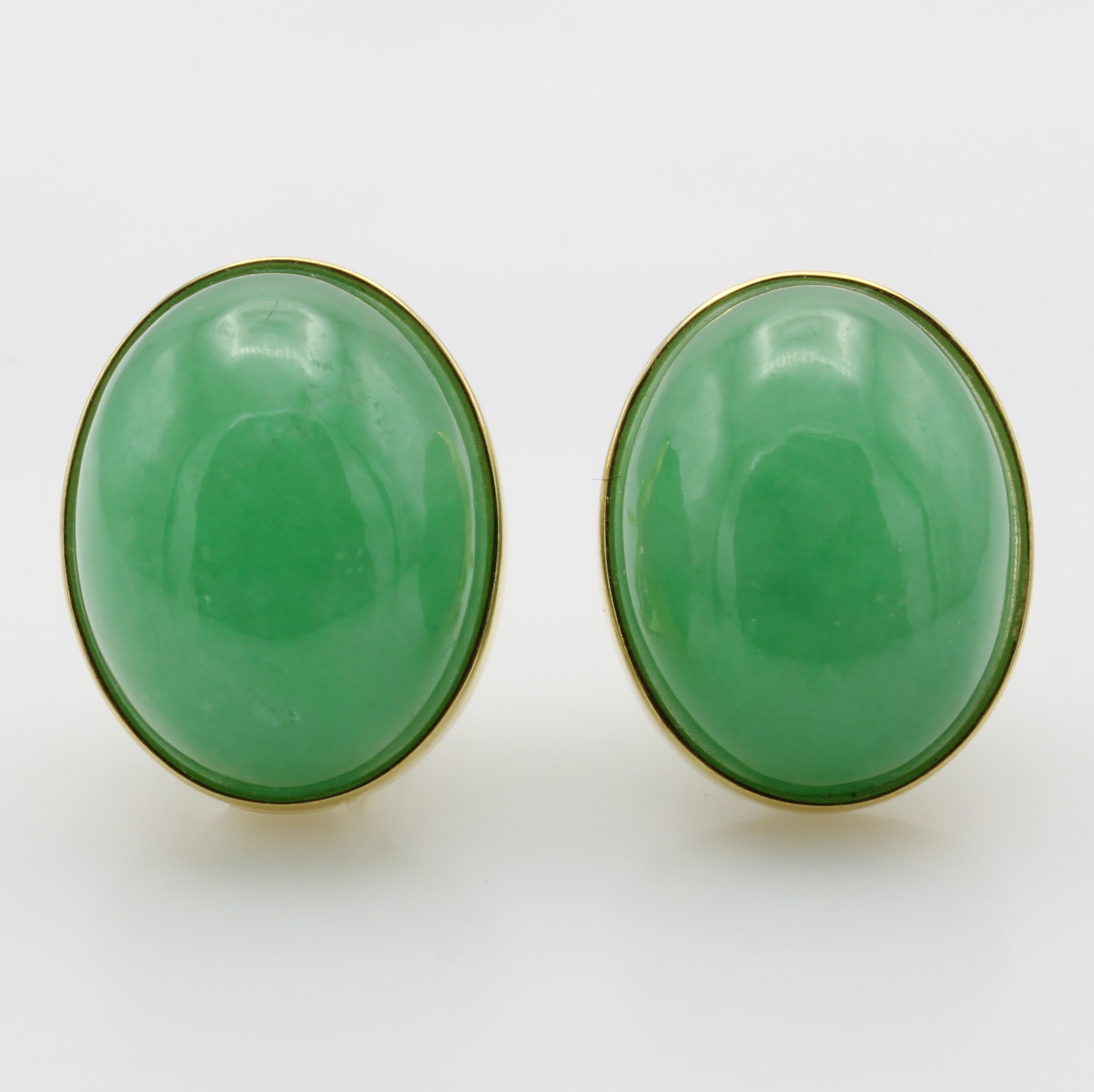 Image 27081612 - Paar Ohrstecker mit Jade, GG 750/000, Jade- cabochons, Handarbeit, m. Clipbrisur, Maße ...