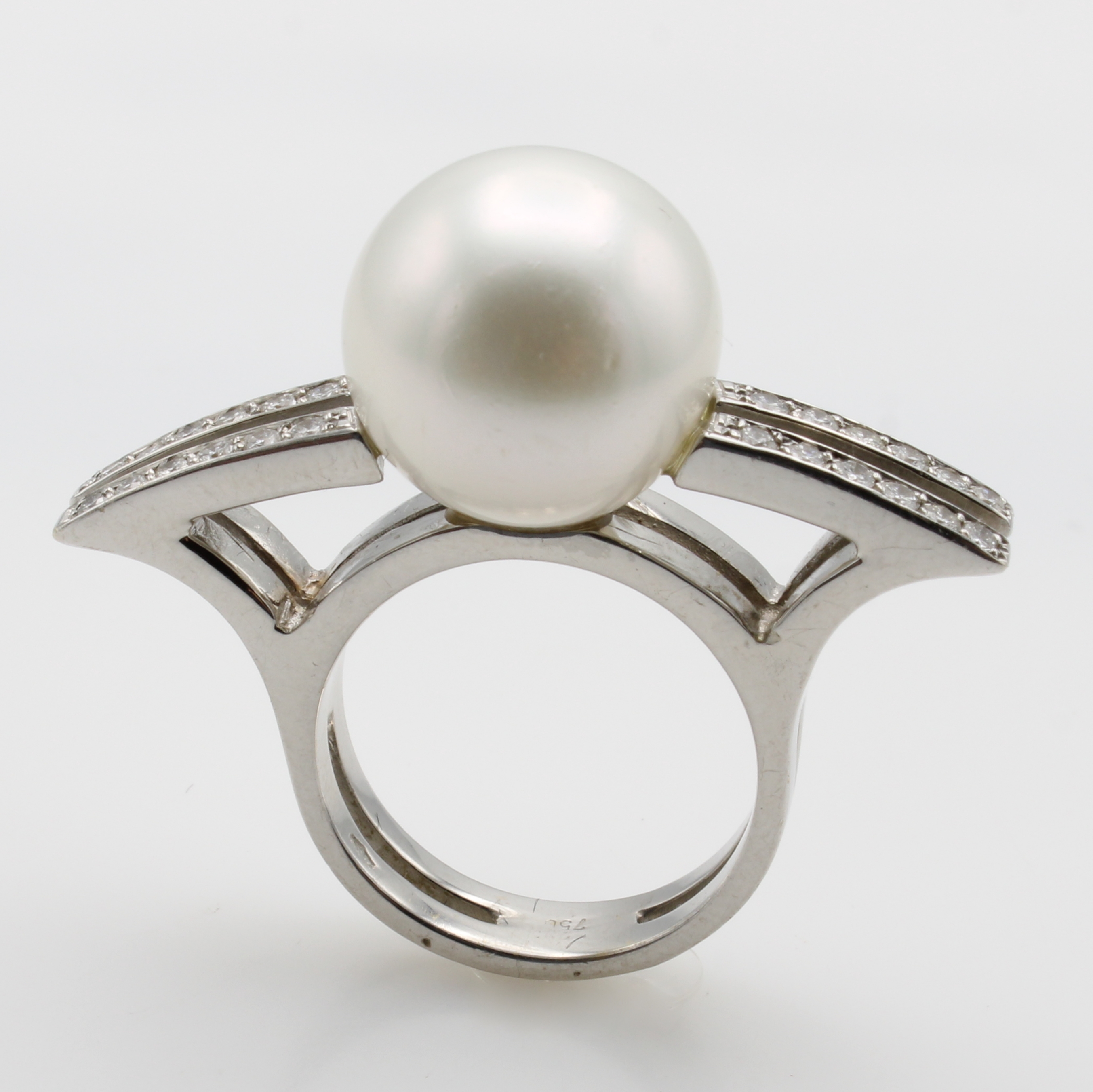 Image 27081741 - Ring mit Südseezuchtperle und Brillanten, WG750/000, Handarbeit, Brill. jeweils in 2 ...