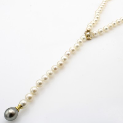 27081785b - Y-Akoyazuchtperlenkette mit Brillantschließe und Tahitizuchtperle, GG 585/000, ...