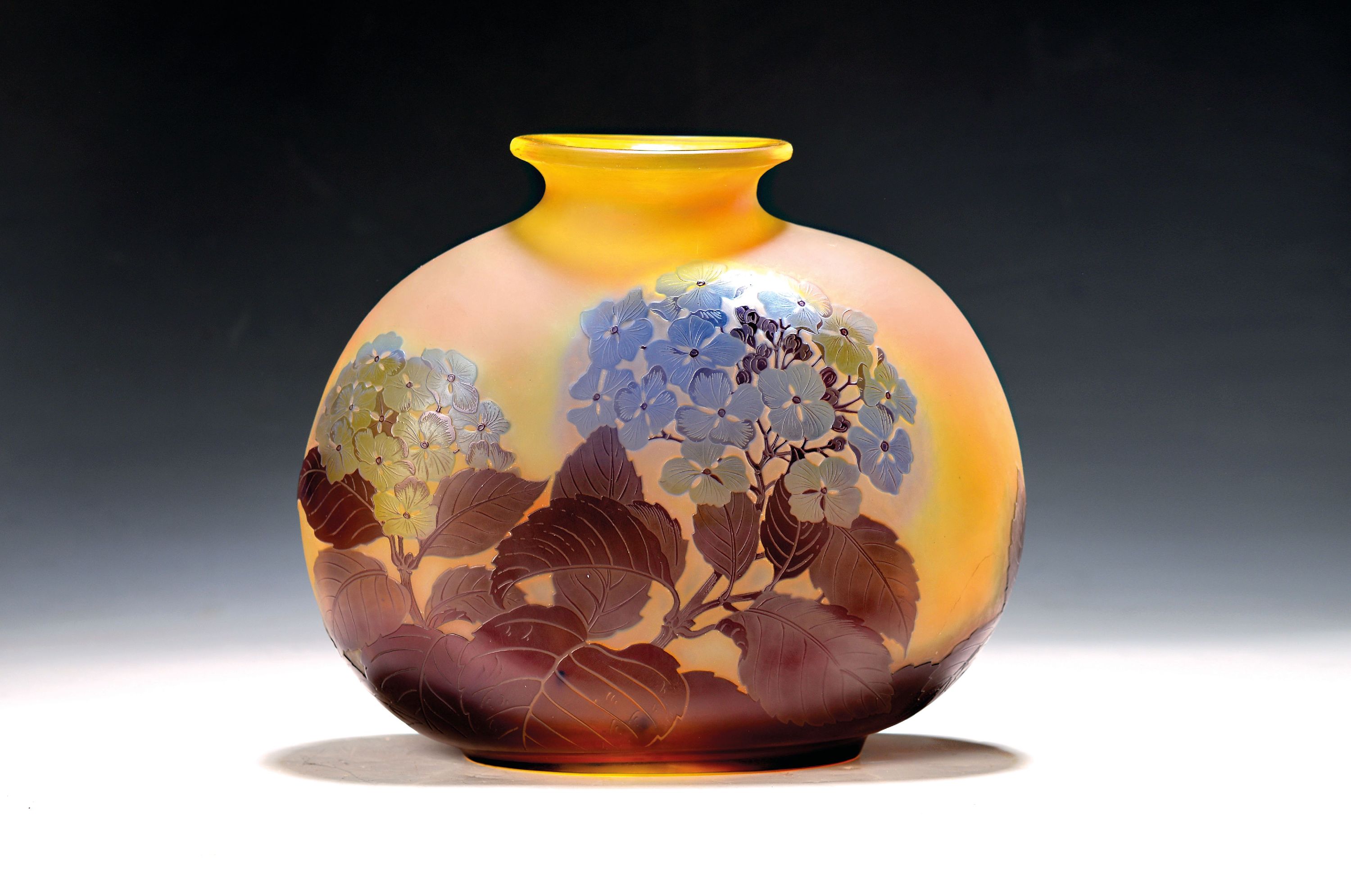 Image 27081889 - Große Gallé-Vase, 20er Jahre, farbloses Glas mit blauen, braunen u. gelben ...